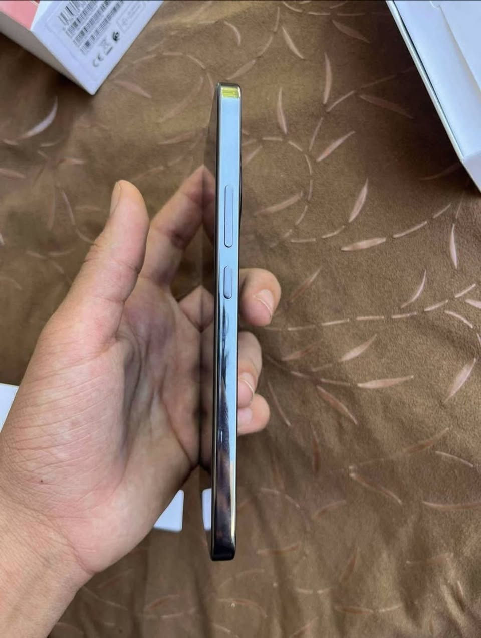 هونر HONOR X9d 5G اخو الجديد كامل ملحقات
جهاز نضافتة 100% ذاكرة 256 عشوائية 12+12 
💵 السعر 450 وبي مجال بسيط حك جيه 
او مراوس حسب قناعه توصيل ماعندي 🚫🔴
مكاني بغداد حي الاعلام او بياع 
‏تواصل على واتساب ***********
‏
