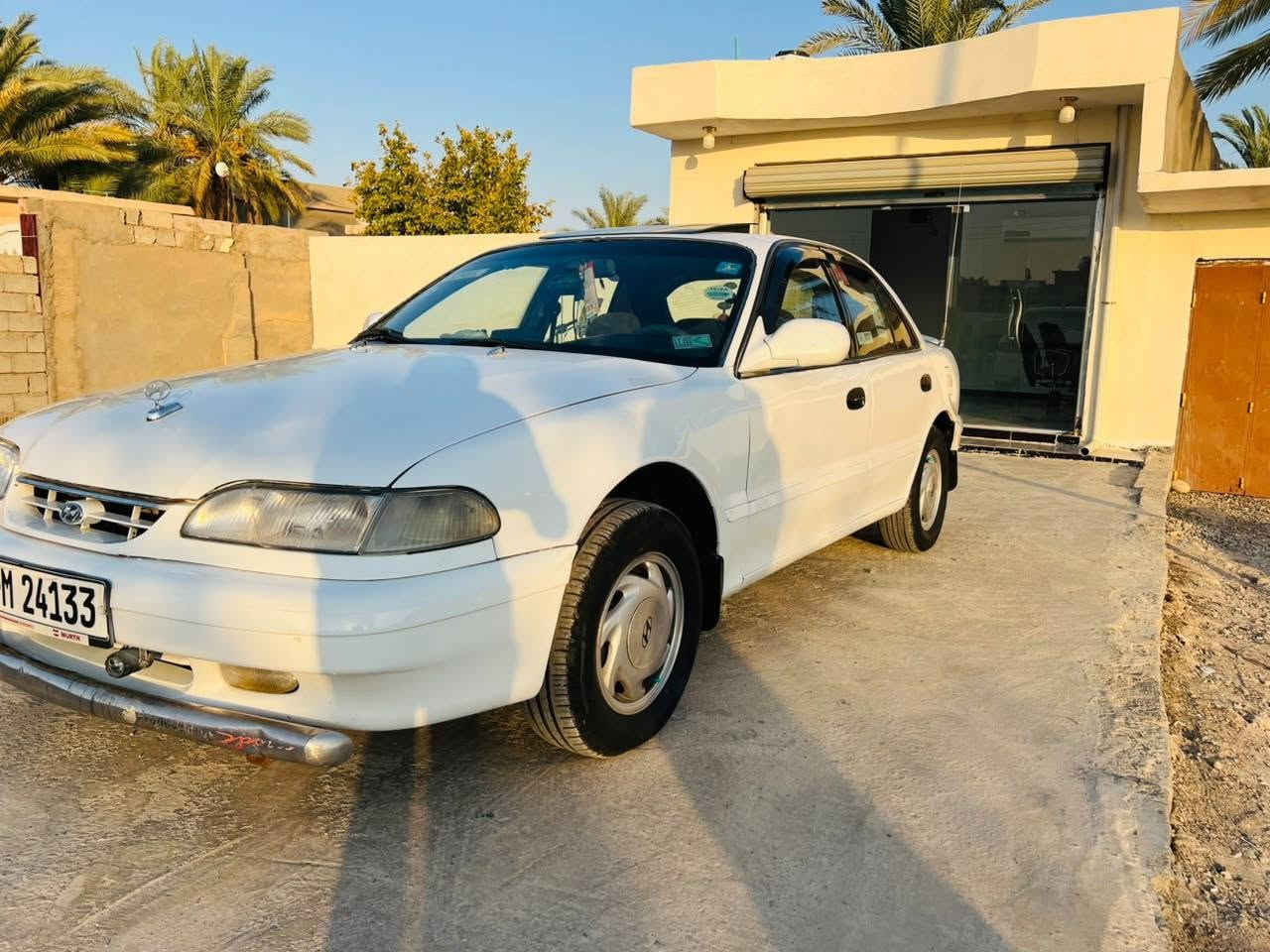 السلام عليكم اخواني للبيع سوناتا تو 1994. رقم بغداد انكليزي سنوية وهزة ورقم جديد ب اسمي شخصياً سنوية 2031 
محرك 1800 مفتوح 
كير اوتو 
محرك وكير مكفول 
صدر أمامي خلفي ب الجيس شادة طسة ماكو 
تخم تاير. جديد مع السبير +. 5 ويل كب. بلادي. 
كهربائيات وضع الشركة كلة شغال. ماكو جطل 
أربع جام اوتو شغال.سنتر لك بلادي 
 تبريد ثلج وية السويج شرط تتفئة شغالة 
ادامة كاملة من الطول ل الطول من مراوح راديتر جوينات. والى اخره 
منضومة بانزين جديدة كلهة 
دواخل وضع الشركة بشرط زيرو. مابي. ولا. عيب. ارضية جلد. 
سستم سماعات. تخم ومسجل جديد 
كيجات كلة شغال. ماكو شي. طافي. 
شرط ترايك وين ماتريد 
نعومة حديث. شرط 
سيارة مال جناي وعلى ايدي ما متعوبة ابد 
مصبوغة حزام قمارة وتكم بلاد 
بدون ضربة وكص وتبديل. شرط 
فقط طخة يم البك لايت لا غير. بدون دواخل 
واي. استفسار اني حاضر. مكاني ديالى دلي عباس 
والسعر 51 ؛وبيهة مجال بسيط 
*********** وشكراً
