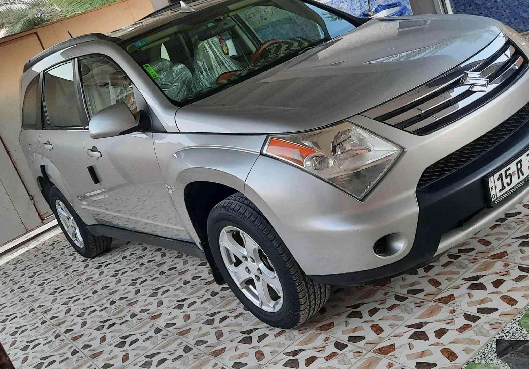 سوزوكي XL7موديل 2008 سياره جديده كلش من فضل الله وعلى البلاد كير محرك كهربائيات على وضع الشركه ممفتوح بيه برغي ماشيه 90 الف  وشبه مخزونه . 

مواصفات السوزوكي معروفه فول مواصفات فتحه تحكمات حساسات 7 راكب 3 قطع تبريد تدفئه تبريد بالمقاعد مقاعد جلد السياره جاهزه وبأسمي تحويل ميطول ساعه رقم انبار انكليزي . 

السياره ترهم عائليه وترهم خطوط . السعر 105 وبيه مجال للشراي 

وعلى نظافتها تسوى اكثر ورجاءا الي ميعرف قيمتها ومو شراي لايخابرني 
***********
