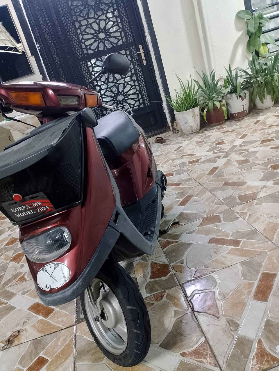 السلام عليكم، هذه الدراجة للبيع
النوع: ياماها (Yamaha))

المحرك: ما مفتوح وبدون أي مشاك

الكهربائيات: كلها شغالة ونظيفة

المكابح (البريك): يقف بمكانه، بدون أي عيب 

الفطر (الشرائح/الكفرات): ما مكسور بلادی

وجاهز بلاديالإطارات (التواير): جديدة

***********

تعال خاص و بعدین نتفاهم
