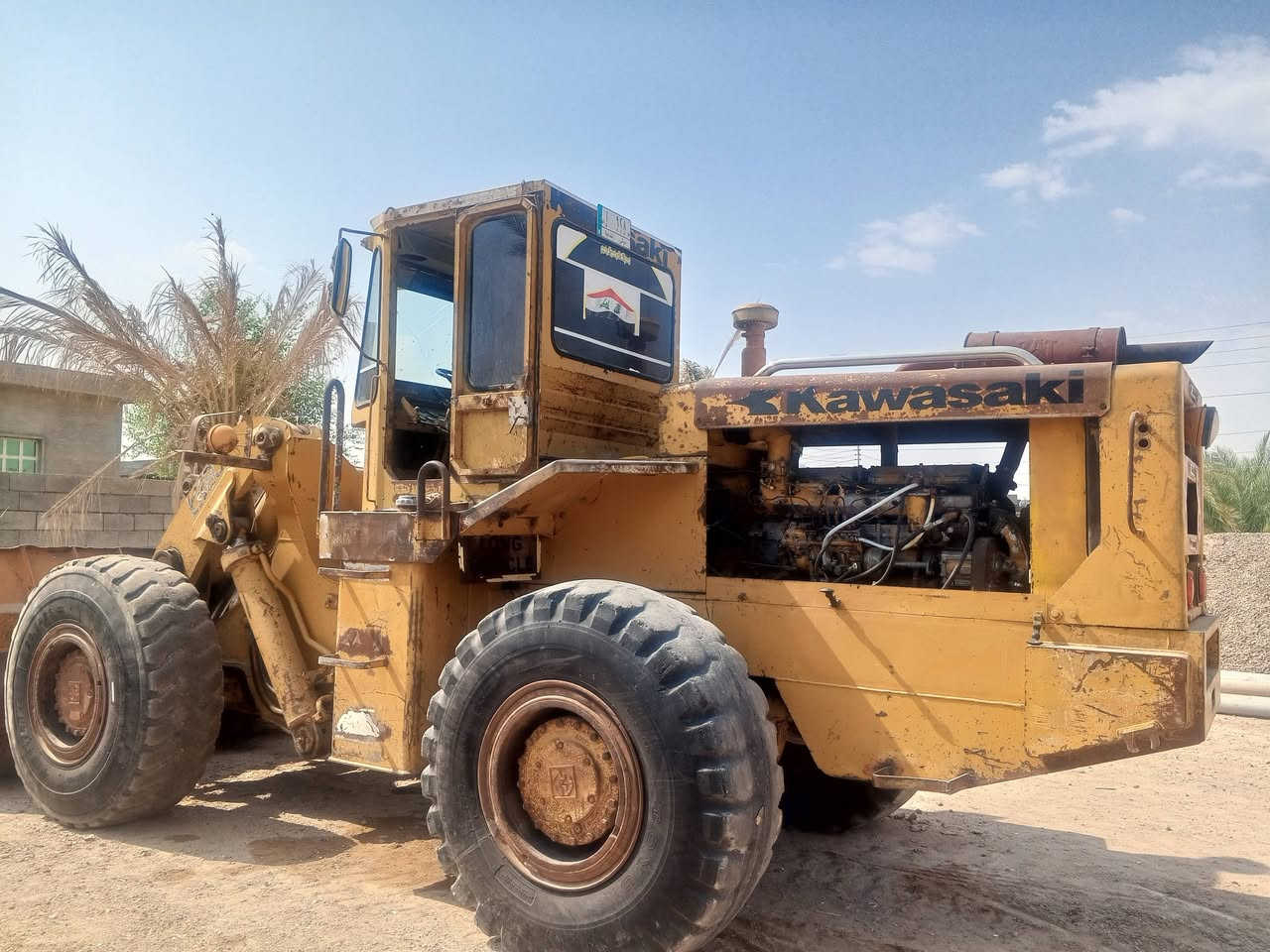 سلام عليكم شفل موديل 85 كير من هاذه صغير كير مامفتوح محرك نظيف رقم  ديالى كهربائيات كلها شغاله تخم تاير شفل حيل نظيف السعر 115 صبغ مابي تصال ع هذا الرقم ***********

