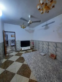 للبيع طابق واحد الخطيب الزراعي ورة بيت ثويني للستفسار07738355491
