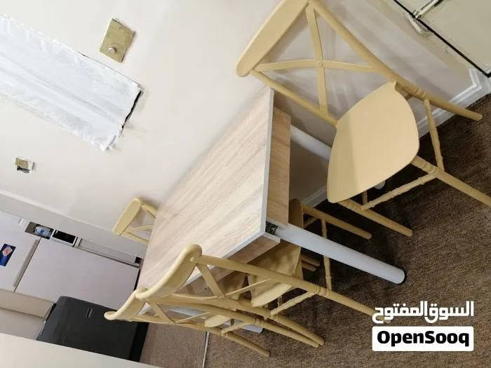 ميز طعام • نظيف • ابو الخصيب