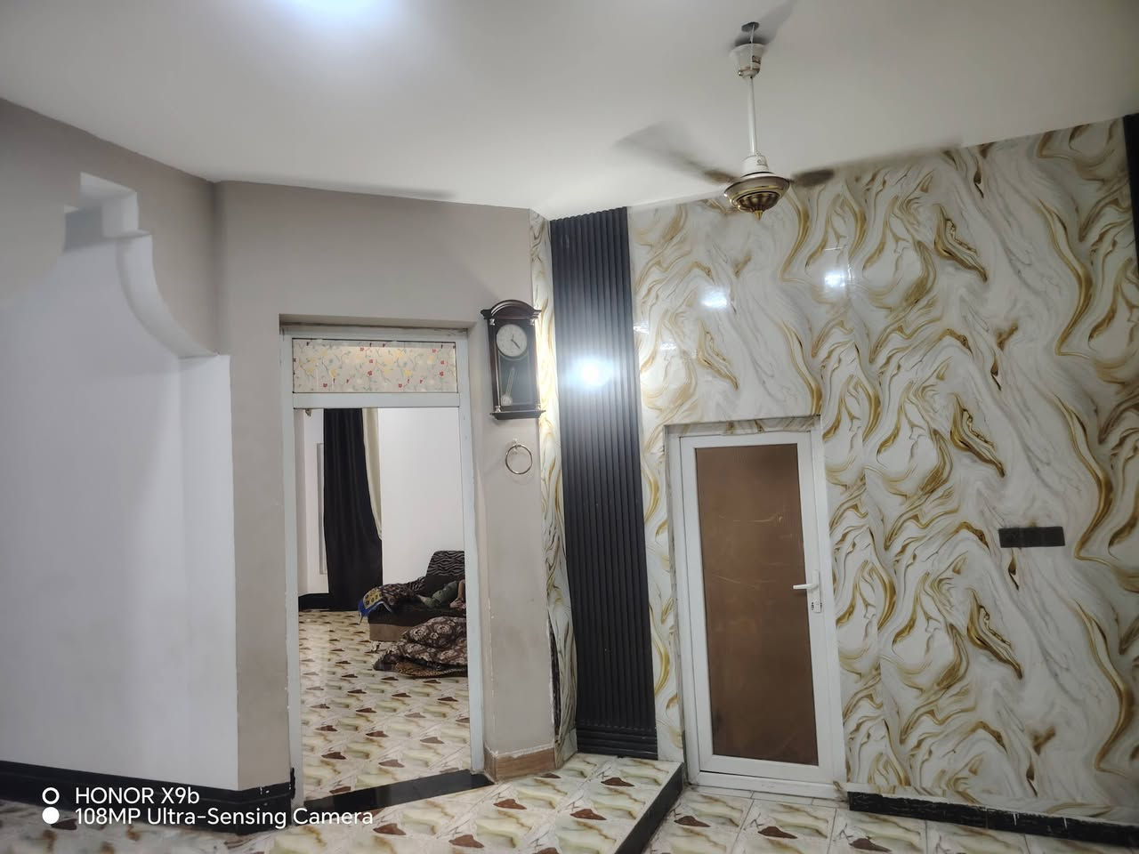 السلام عليكم دار للبيع مساحه 700 متر عقد زراعي خلف جوهره العدنان للشيعه يبعد عن السريع للشيعه يبعد عن السريع ثلاث دقائق مشمول بالطابه مال ابو غريب مساحه البناء 200 متر طرقتين نوم حولي حمامات اثنين مطابخ اثنين السعر 95)) ((() () () *********** #***********

