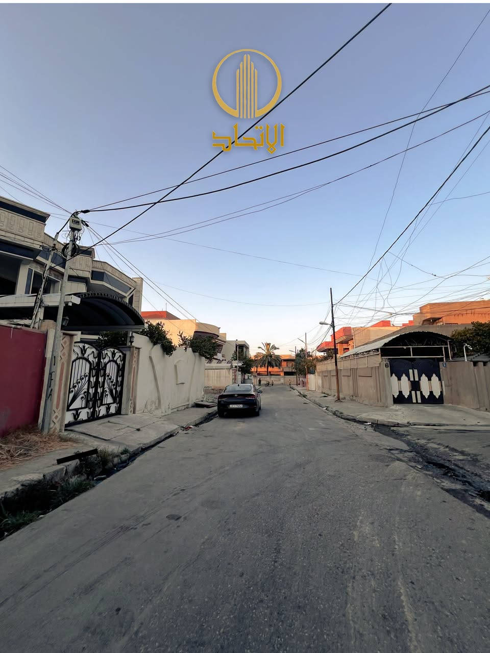 🏛⭐️دار للبيع او المعارضة⭐️حي المحاربين🏛
⬅️قرب شارع العجزة
⬅️موقع مميز
⬅️️ مساحـة   150 متر
⬅️واجهة 7 متر
⬅️أتجاه شروق تام
⬅️طابقين 
⬅️الطابق الاول يحتوي على ، كراج ، مطبخ ، استقبال ، هول ، صحيات ،٢ غرف نوم ، 
⬅️الطابق الثاني ،هول ، صحيات ، ٣ غرف نوم ،
⬅️تحويل مباشر
⬅️شارع ١٢
#مكتب_الاتحاد_لتجارة_العقارات_والمقاولات 
لمعرفة الاسعار وباقي العروض انضم لقناة التلكرام 
https://t.me/etihad0

لمعرفة الاسعار وباقي العروض انضم لقناة الواتساب 
https://whatsapp.com/channel/

تفاصيل اكثر يرجى مراجعة المكتب
_______________
🏛  مكتب الاتحـــاد للعقار 🏛
الفرع الاول : شارع المصارف الرئيسي 
الفرع الثاني: الصديق الاولى بداية سايدين البحرين 

***********
***********
***********

نستقبل عقاراتكم و طلباتكم على الارقام اعلاه

نص مكتوب في الصور:
- الإتحاد
- الاتحاد