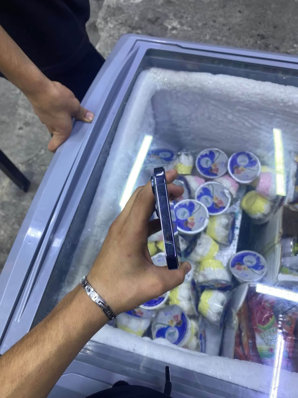 آيفون ١٣ برو ماكس • بطارية ١٠٠ • مقفل