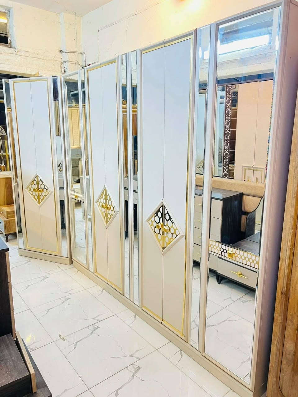 غرف نوم للبيع الاستفسار مراسلة ***********
