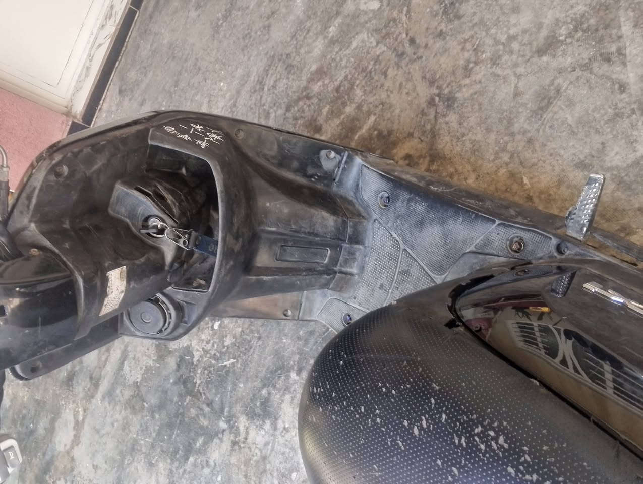 دراجه للبيع 
مكينه مفتوحه 
كهربائيات شغاله نقص باتري 
***********
