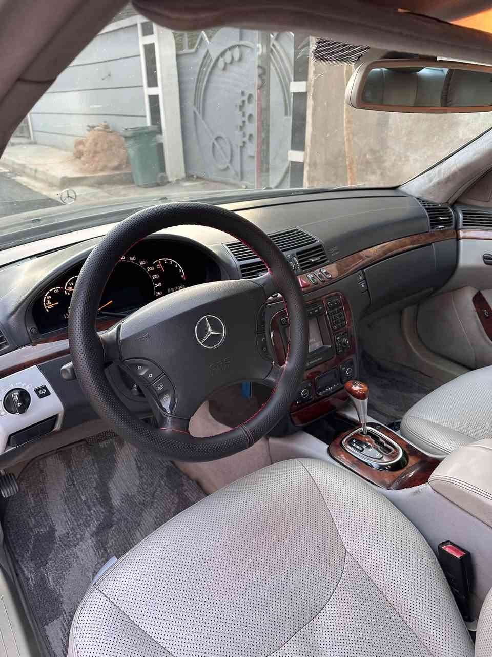 مارسدس غواصه s320 موديل 2001
وارد يابان رقم بغداد باسمي تحويل ثاني يوم
السياره سلايت 
صدر امامي خلفي جوبلسات جديد 
بدون صبغ عام بيها قطعتين صبغ بدون دواخل
تدفئه +تبريد كشنات
حساسات امامي خلفي 
كشنات كهربائيه كل الوضعيات+خزن ميموري
تبريد شغال 
***********
سعرها 108وبيها مجال
