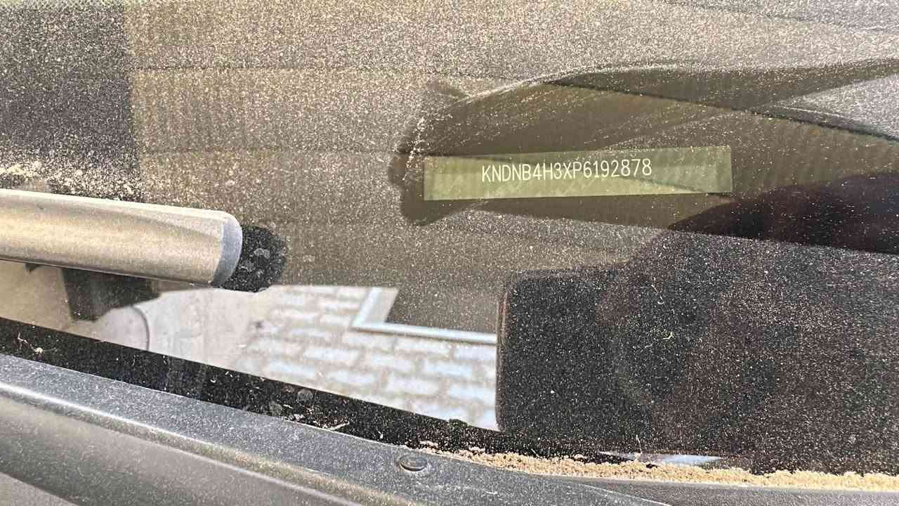 سينا للبيع هايبرد موديل2023٥ىه XLEفول السياره ماشيه67سعر سياره 26الف$رقم***********
