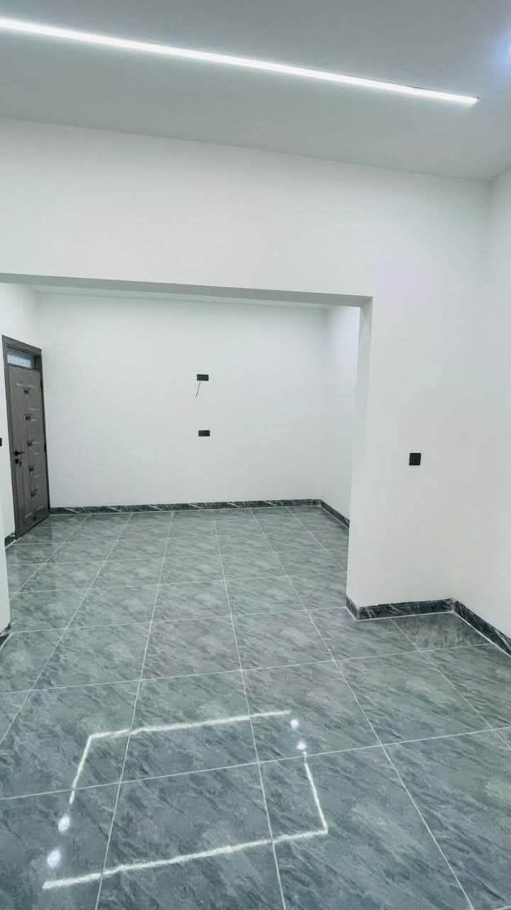 دارا للبيع حي الملايين الأولى قرب جامع الصواف 

السعر 108مليون بيه مجال 

المساحة 106

واجهه ◀️9

الطابق الأولى ◀️غرف نوم صحيات وهول واستقبال ومطبخ وكرج 

نضام كامرت دفن وستلايت وانترنيت وسبالت ودكتات بناء فول تسليم مفتاح 

الطابق الثاني ◀️3غرف نوم وهول  وصحيات

م شارع تبليط بعرض 10متر اتجاه شروق

الاستفسار والاتصال ع ارقام التالية 

***********.                                      ***********
