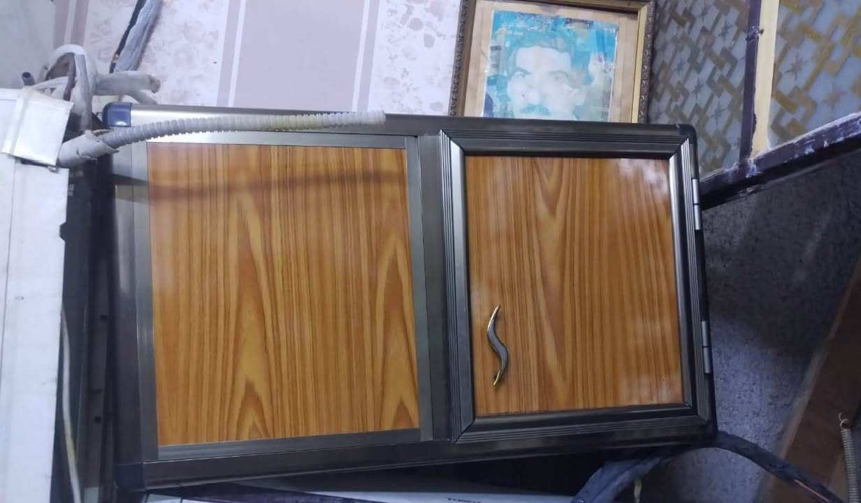 السلام عليكم 
كنتور 3 ابواب نظيف سعر 125 بي مجال 
جرابي نفرين صاج سعر الوحده 90 بيه مجال 
دوشك نفرين نظيف سعر 50 بي مجال 
سنك وملحق  نظيفات سعرهم 125 بي مجال 
مكان بغداد المشتل شارع المدارس 
شراي واتساب ***********

