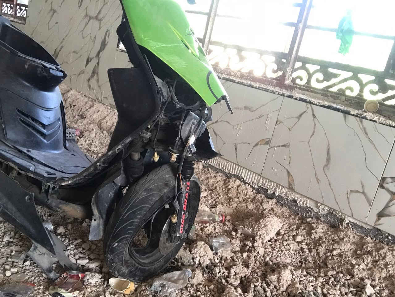 ماكس عدله سويت بيه حادث مثل ماموضح بل صوره فقط عوزه ماشه ويل امامي تاير مابي شي  دراجه جديده اشغله كدامك سعره ٢٤٠ وبيه مجال خاص ماموجود اتصل ***********     مكاني حله نيل
