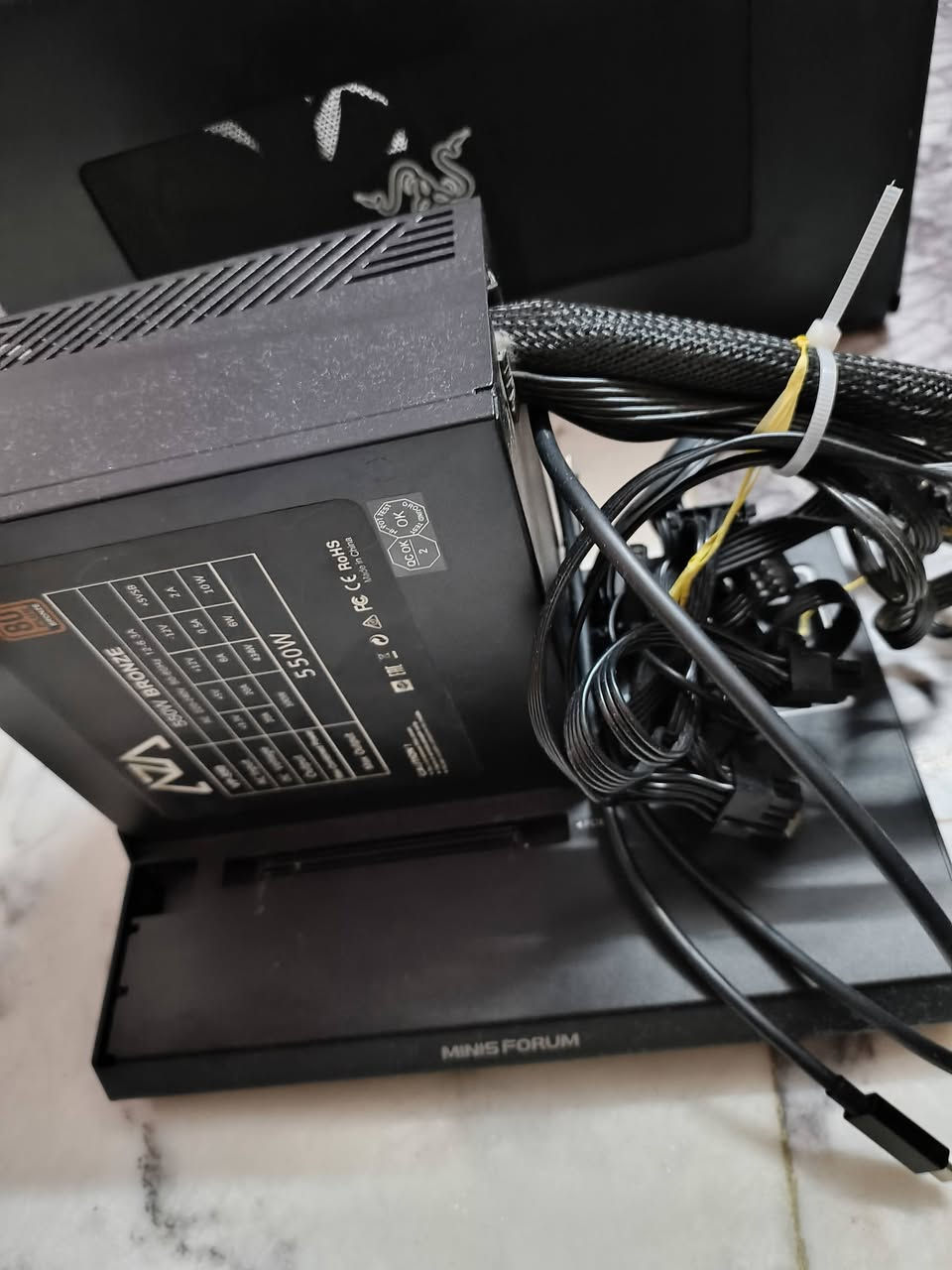 EGPU • ريزر • منيسفورم EDJ2