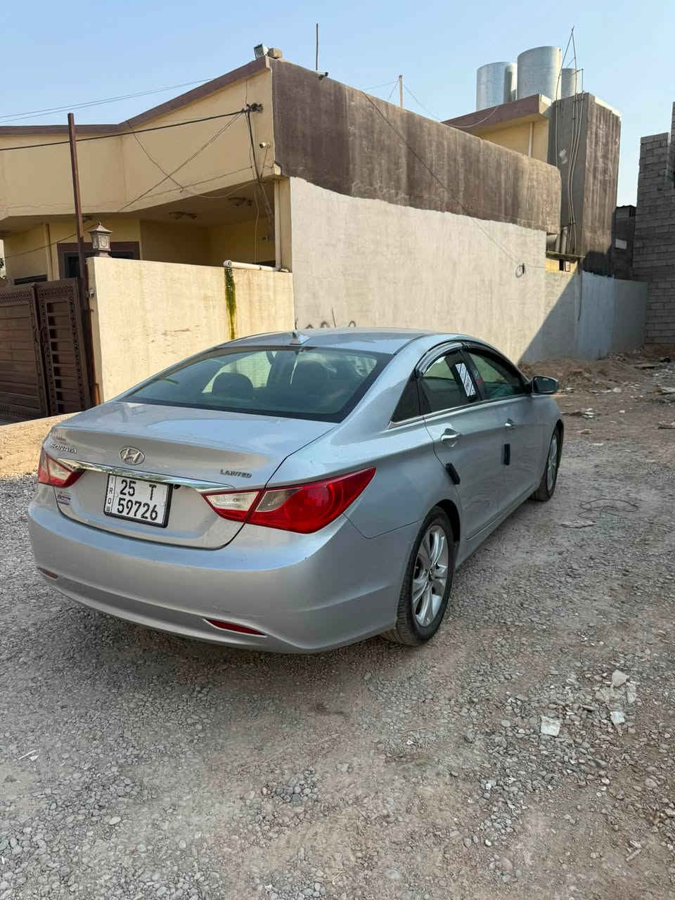 سلام عليكم
سوناتا ٢٠١١ مضلع فول مواصفات
لون سلفر سلايت كشن كهربائي كشن تدفئة تبريد رقم جديد كير محرك شرط تبريد ثلج سياره جاهزه ضرر جاملغ سكن وباب كلير جامرلق خلفي رش بالعراق
سعرها ١٠٥ وبيها مجال  يرهم مراوس بأحدث وفرق نقد ***********
