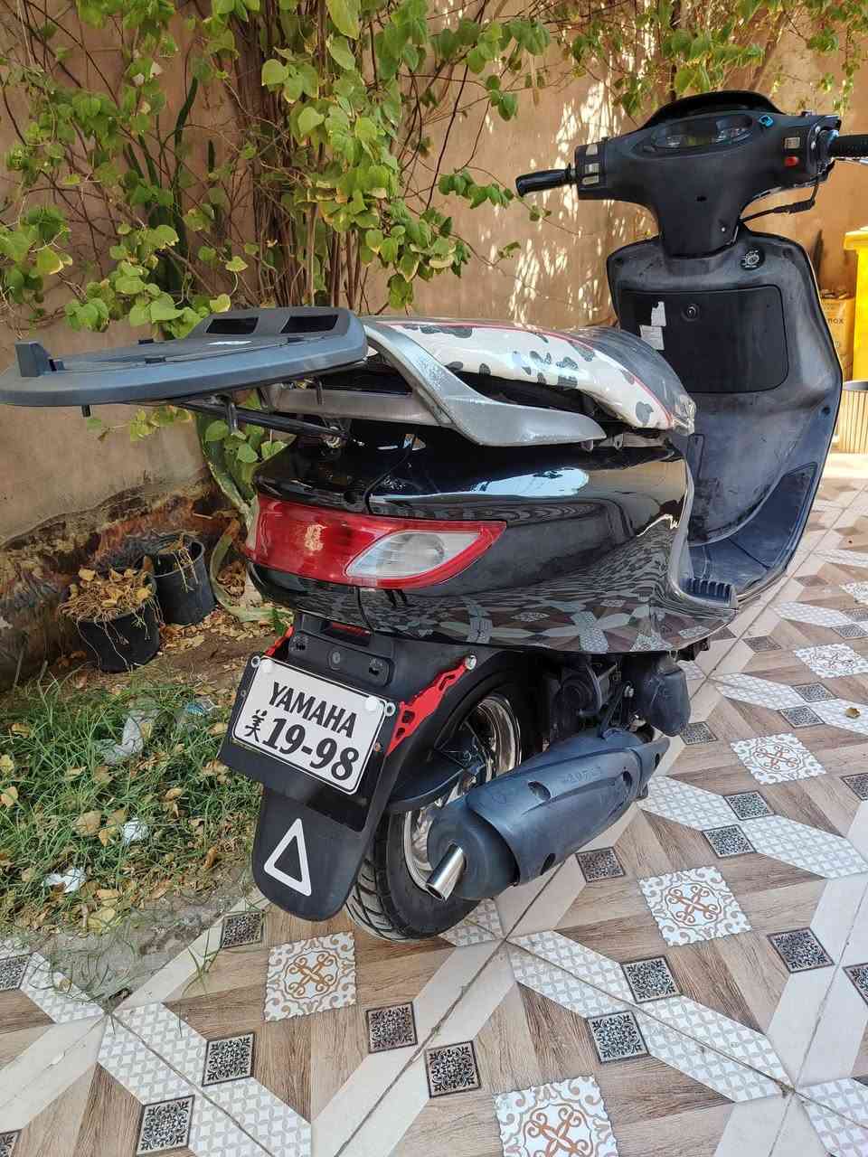 فراشة للبيع دراجة مكفولة من كلشي عليهة تزويد بلادي السعر خاص او الاتصال بالرقم ***********
