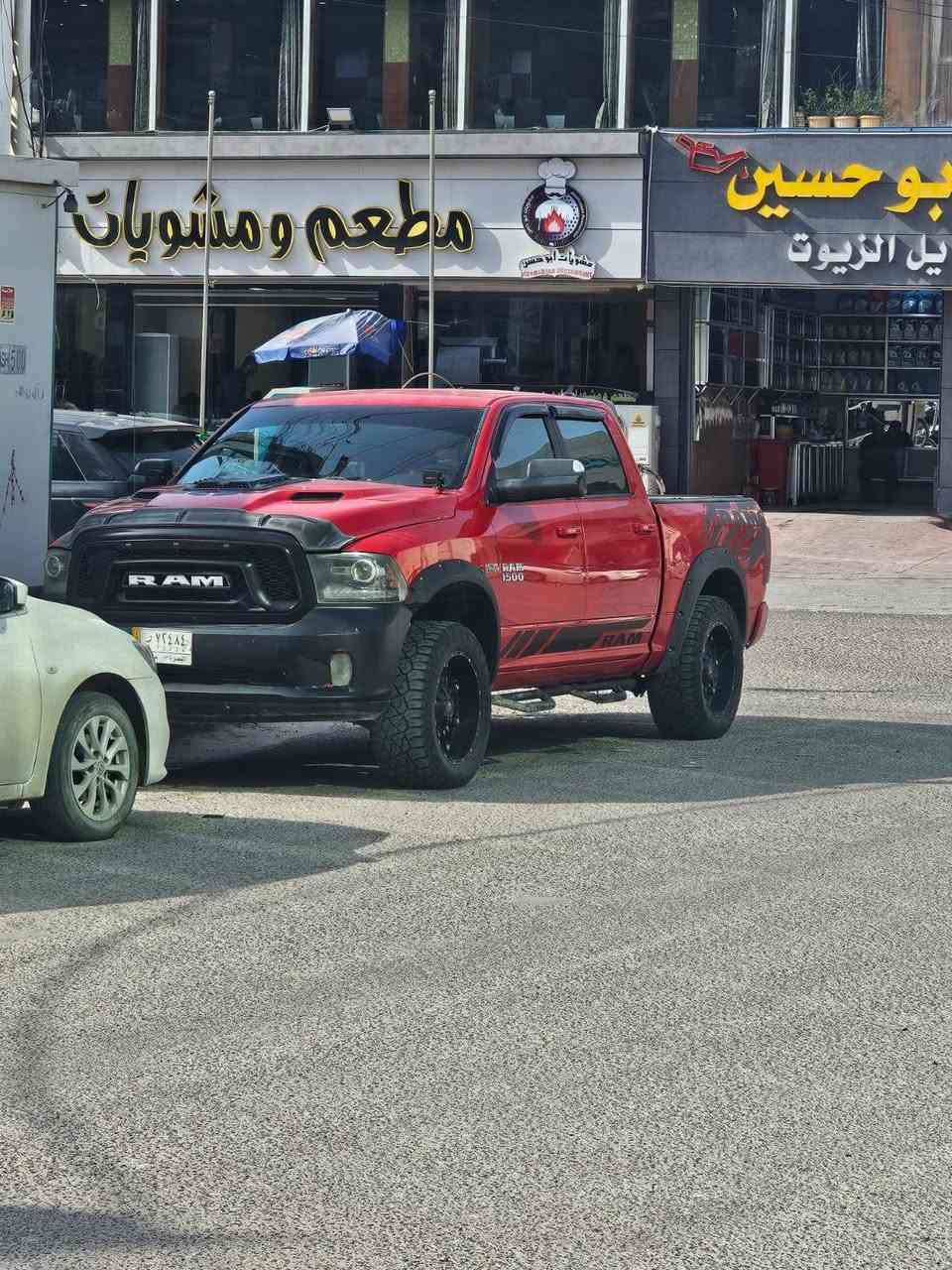 🚘 Dodge Ram Laramie 2014 وارد كندي، داخل كلين وبدون حوادث، ما شاء الله عليها ومفولة من كلشي.

🔹 مكينة 8 سلندر HEMI 5.7 قوية ومبرمجة برمجة كاملة
🔹 مرفعة فول + إضافات ريسنك
🔹 كاج ريسنك
🔹 شوته رياضية ريسنك
🔹 جاملغات نفخ
🔹 زنون وLEDات
🔹 بروجكترات كشافات أمامية للبر العالي
🔹 بروجكتر كشاف خلفي عالي
🔹 كشافات أمامية وخلفية
🔹 أريل 3 متر
🔹 منظومة غاز
🔹 منظومة ماي
🔹 عين ديجيتال
🔹 إنارة داخلية
🔹 إنارة تحت السيارة
🔹 داخل جلد فول
🔹 غلاف بدي مسكر 3 طبقات

📌 ملاحظات: السيارة وارد كندي وداخلها كلين وبدون حادث، فقط الجاملغ الأيسر مصبوغ والباب بيه دحجة بسيطة.

🔥 سيارة مرتبة ومفولة إضافات، ومكينتها قوية جداً وما شاء الله عليها.
سعر 175 مكان بصره
الاتصال للاستفسار والتفاصيل. على رقم ***********
