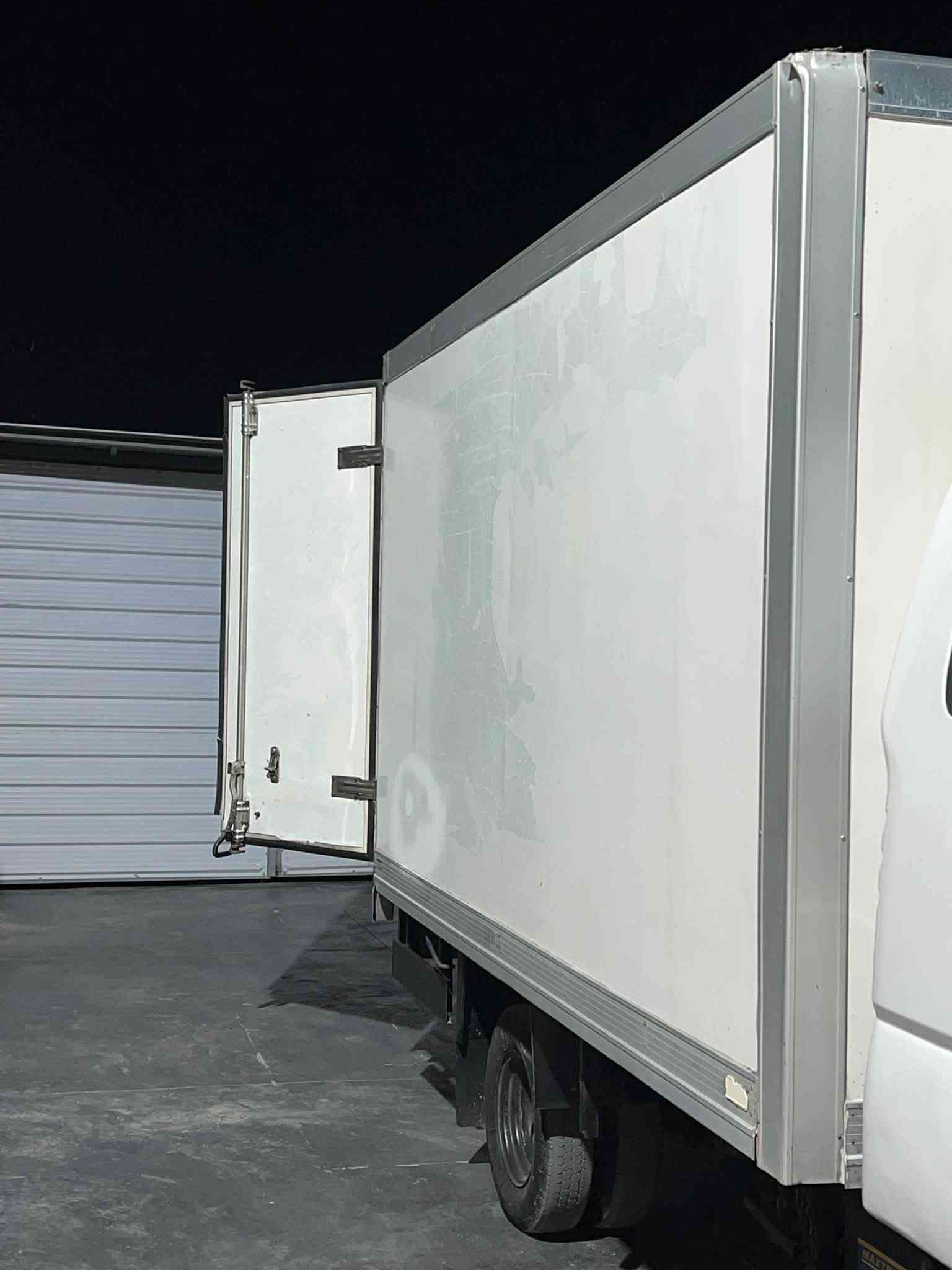 بوكس حافظة مال كيا فحل 4000للبيع نظيف جداً للاستفسار ‭ ***********‬
