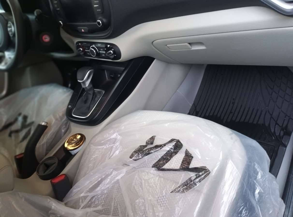 كيا صول LX موديل 2025 وارد أمريكي كامل مواصفات لون رمادي على وضع الشركه حادث بسيط جدا موضح في الصور رقم بابل السعر 180$  بيها مجال بسيط المكان بابل شارع 80 التواصل على الرقم المذكور أدناه. ***********
