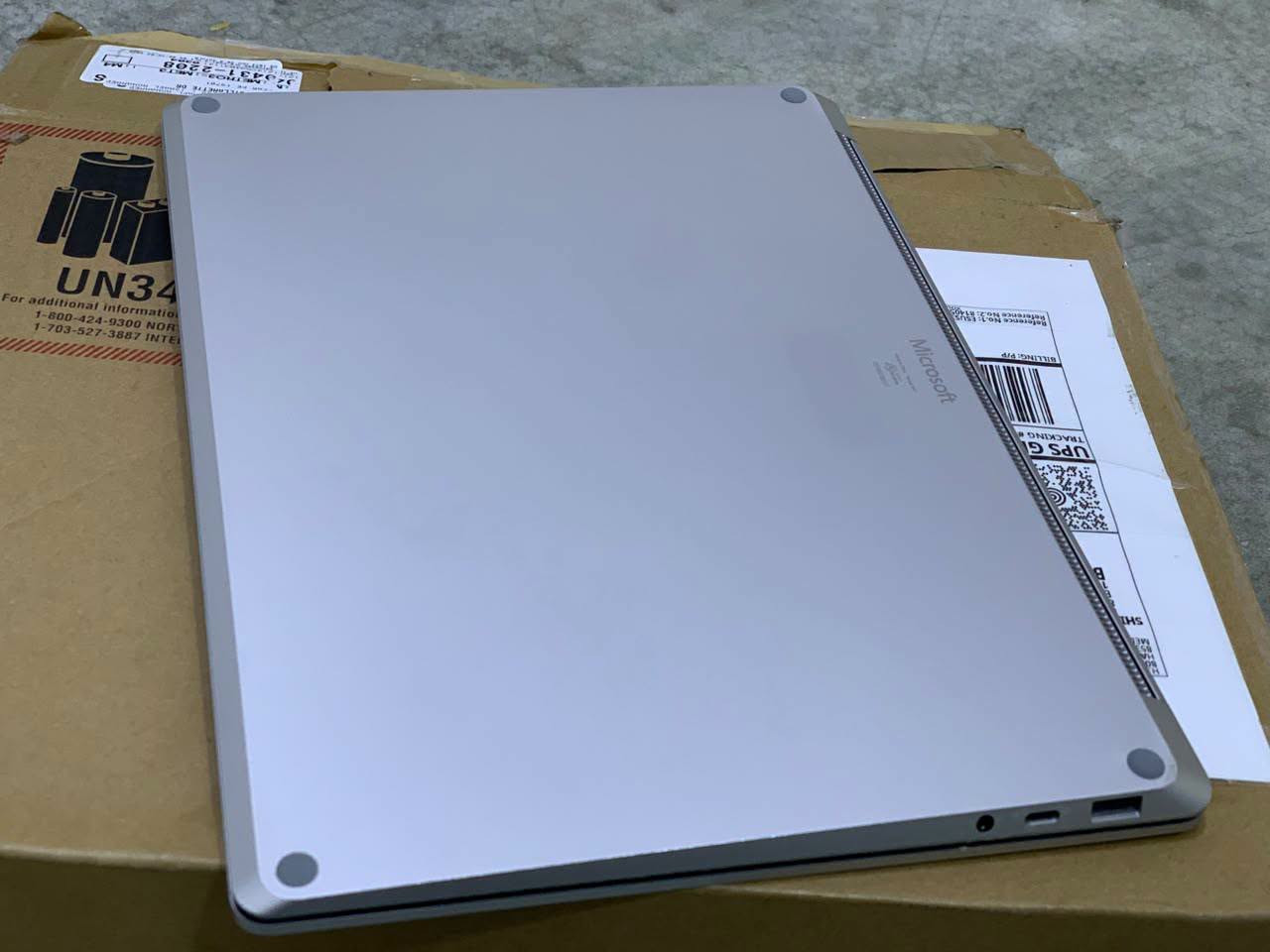 مايكروسوفت سيرفس • i7-1065G7 • 16 جيجا رام