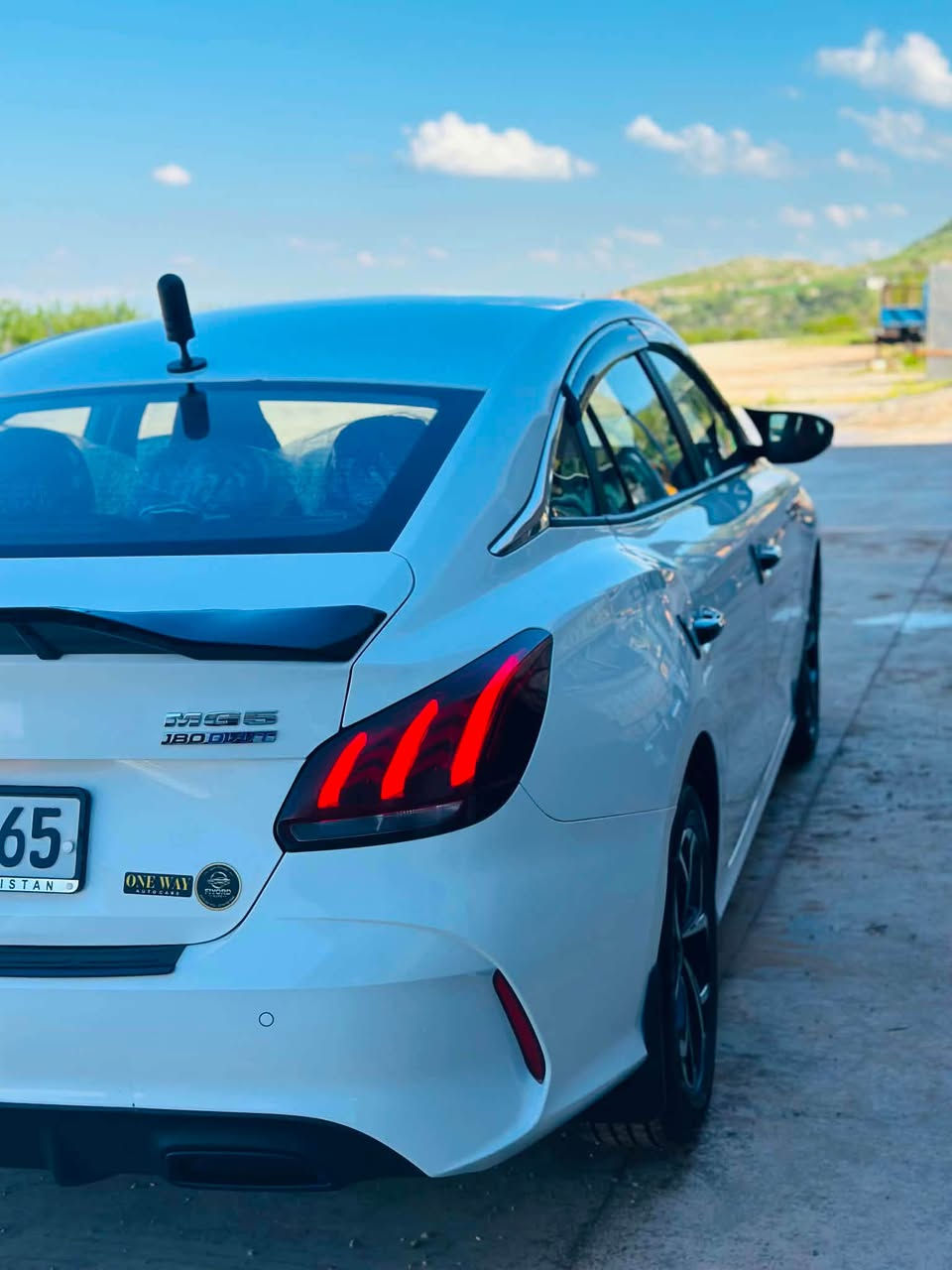 MG GT ger 3ade 2025
ئێم جی جیتی گێڕ عادی ٢٠٢٥

كامل جوانكاری بۆ كراوە
١٢ هەزار ڕۆشتووە بۆیاخ و سارد و چاڵی نیە

هەموو گیانی بەشەرت 
٩٩ گەڵا و مەجالێكی برایانە

(واتسەپ)  ***********
شوێن سلێمانی
