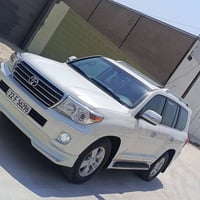 لاندكروزر • ٢٠١٥ • بدون صبغ