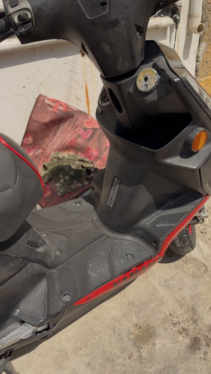 ثعلب جيتي ار خمسينيه لون فيلي

موديل ١٥ شاشه ٣ الوان بكيلات لد احمر واقيه نفخ 

كفاله عامه وختم واحد 

بغداد الحريه ***********
