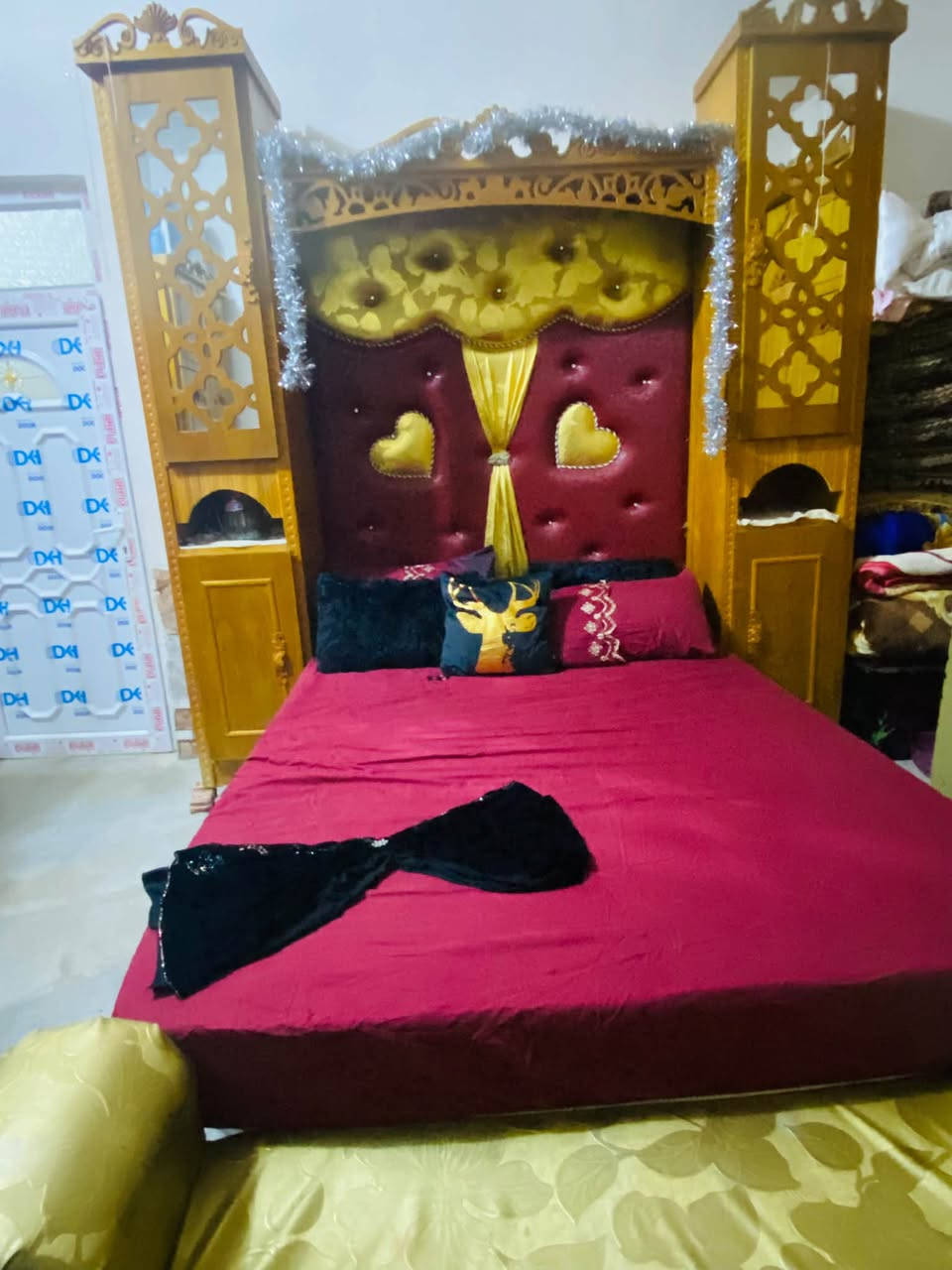 غرفه اخشاب • جديده • بيه مجال