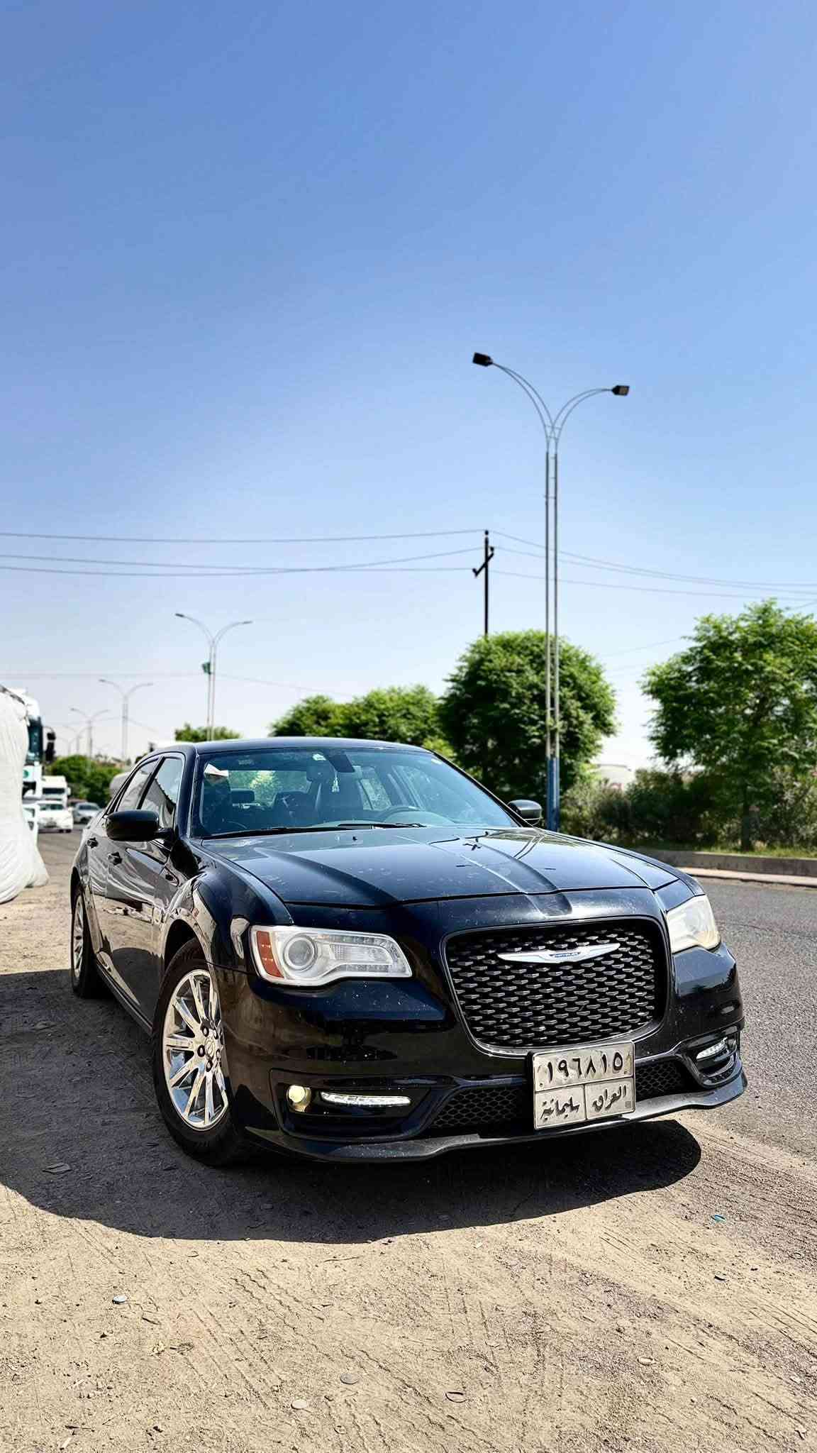 🚘 كرايسلر C300 موديل 2014
✨ المواصفات:

* محرك 3.6 V6 Pentastar
* كير أوتوماتيك 8 سرعات
* كشنات جلد
* كشنات أمامية تدفئة
* بانوراما مزدوجة
* تشغيل بصمة / دخول ذكي حسب التجهيز
* شاشة ومواصفات داخلية فخمة
* كاميرا خلفية
* تحكم بالمقود
* مكيف أوتوماتيك
* جنوط ألمنيوم
*شاشه محدثهSRT
*گيرر طيااري
*ممشه230 الف كيلو متر وليس ميل
🔧 حالة السيارة:

* المحرك والگير بحالة جيدة
* السيارة نظيفة ومرتبة
* كفالة السيارة: بس بااارد حك شبرر
* كفالة المحرك والكير
************
