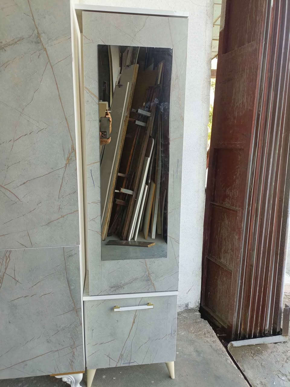 غرفة نوم تفصال نضافه فوول سعرها فقط 625 عنوان كركوك الشراي يخابر 
*********** كركوك, العراق
