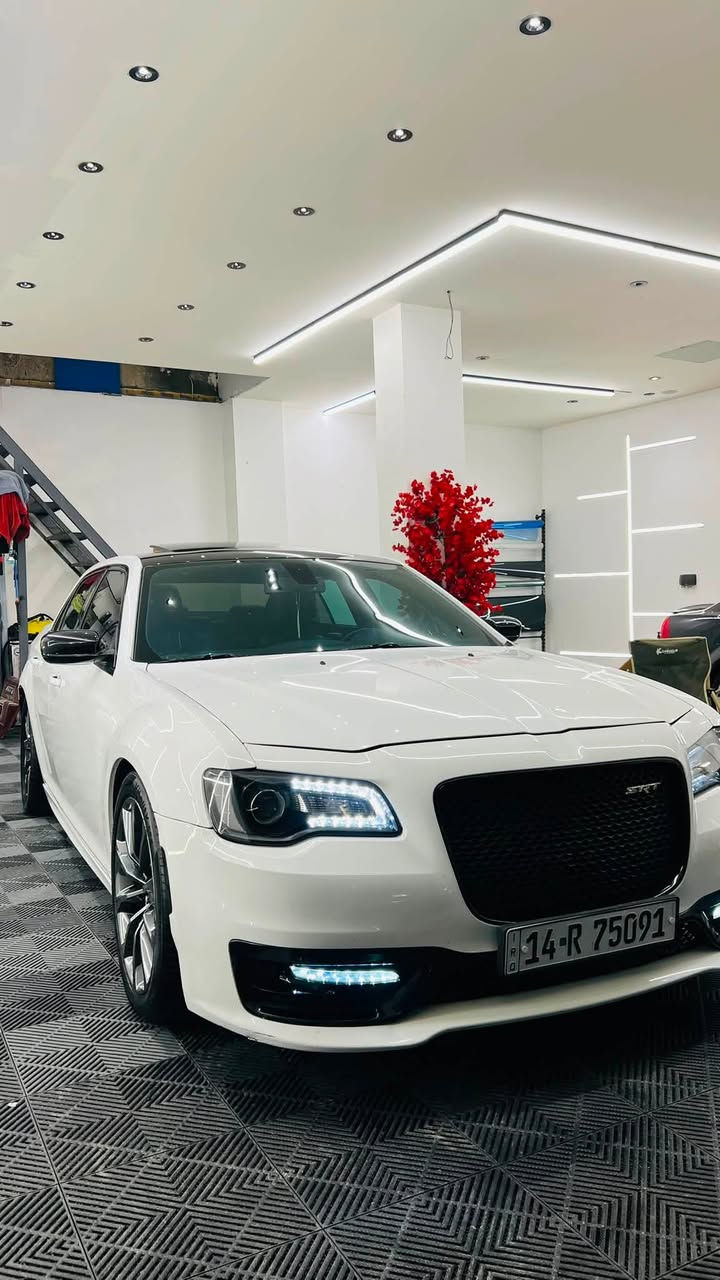 سلام عليكم 
للبيع اوباما 300sهيمي rt 
مديل2019
وارد امريكي حادث جاملغ او ربع البنيد صبغ 
ماشيه 120.000 km
مواصفات ال s بنراما كشن جلد اسود تدفه كشنات 
الاضافات 
ويل SRTكروم اصلي جديد 
اكسل هيلكات 
بلكات ريسنك هاي سبارك
دبات SRT
كت SRT
برمجه 
قماره PPF اسود 
عازل حراري للجام 
حداده كامله من الطول للطول جديده 
كامله بدون اي نقص 
رقم بصرة بسمي تحويل ثاني يوم 
السعر 285$ او بيها مجال 
للاستفسار اتصال او واتساب ***********
