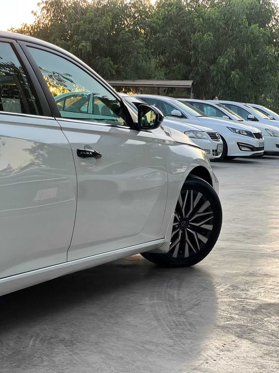 نيسان التيما 2023SV
سياره بدون صبغ 
بدون ايرباك
ماشيه 55
صور سونار ولحادث مرفق 
مكان سياره كلار 
***********
