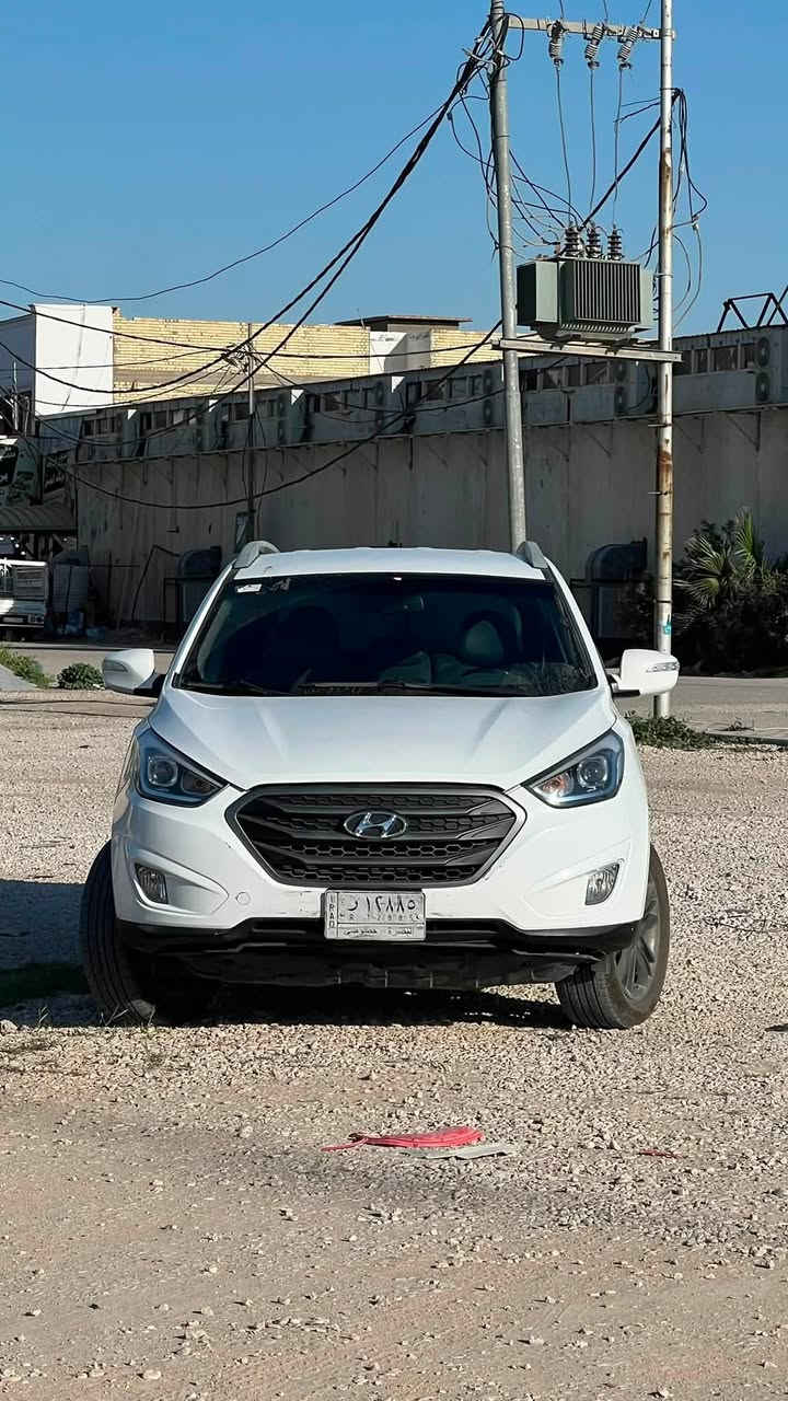 توسان موديل ٢٠١٥ للبيع ماشيه ١٦٣ الف كيلو مكان البصرة السيارة بيهة طخات بسيطة مكينه وكير كفالة شرط الفحص 
السعر ١٤٠ 
رقم ***********
