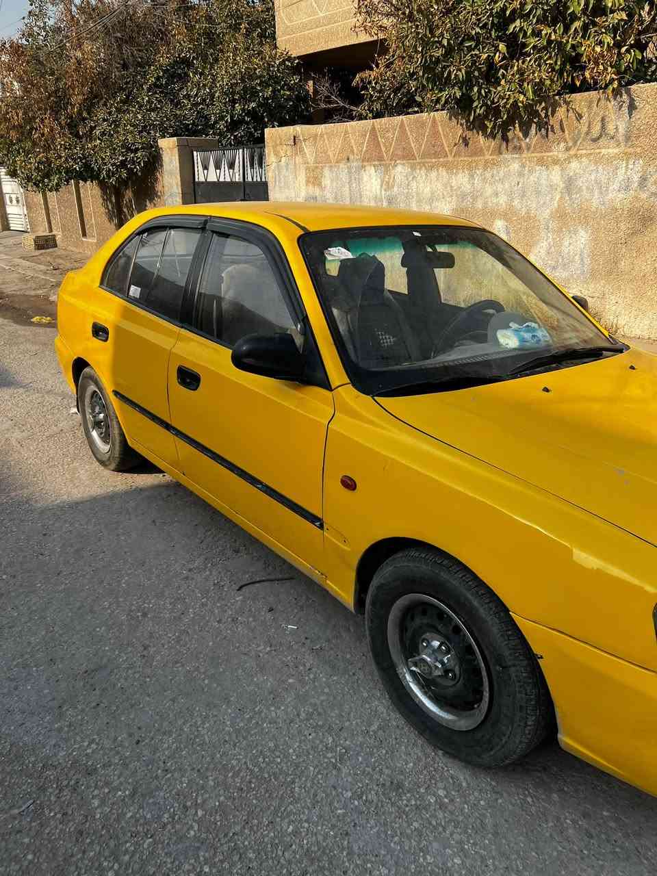 اكسنت فيرنا موديل 2000سياره خصوصي مكينه وكير خير من الله سياره صافيه وحلوه السعر32وبيهامجال مكاني بغداد الدوره ***********

