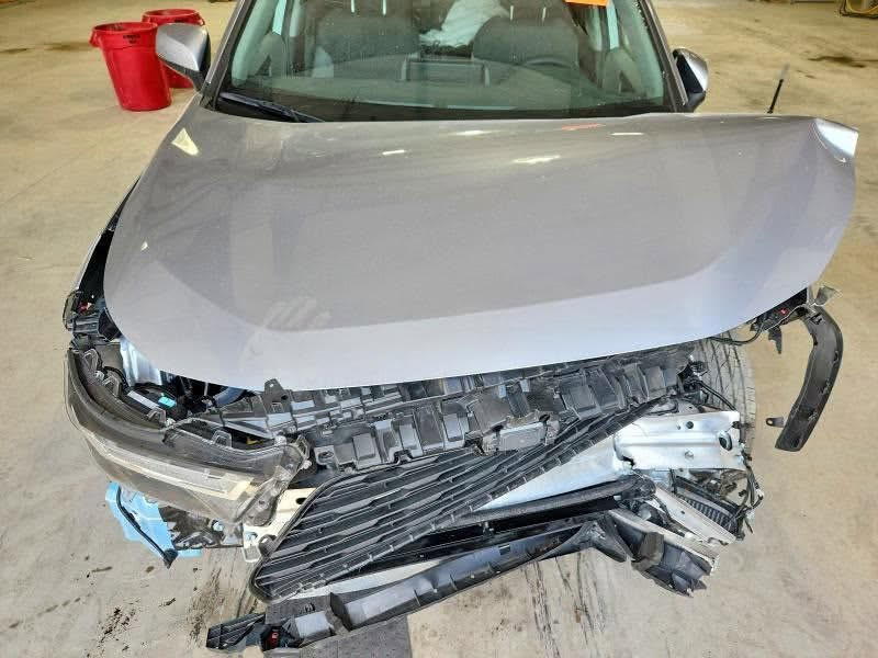 🚗 2025 TOYOTA RAV4 XLE

🛠️ الضرر: موضح في الصور
📏 عداد المسافة: 17 الف مايل (فعلي)
🔧 حجم المحرك: 2.5 – 4 سلندر (هايبرد)
🔍 رقم الشاصي: 4T3WRFV4SU210323

📍 موقع السياره : شهر توصل الحره 
للستفسار الاتصال ***********
