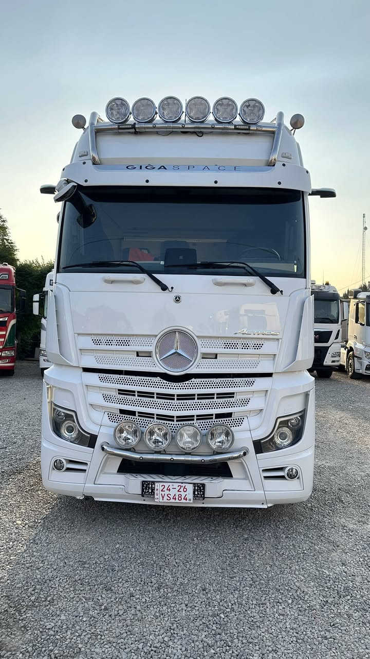 .                    لل بيع - بۆ فرۆشتن ⬇️ 📞 ⬇️
‎ماشاءالله 
Mercedes-Benz Actros
‎مارسيدس بينز اكتروس
‎عراق-سليمانية 
‎سليمانية طريق طاسلوجه- معارض سيارات الكبار. 
‎نوع الشاحنة ؛ 
Actros 2663  👍
‎موديل ; 2020
‎گير :  اوتوماتیک
( ‎سکس ویل  )
‎جوبلس امامي و خلفي 
‎ماشي فقط 470.000 الف كيلومتر! 
‎كاتي 
‎دخول جديد 
‎مامشتغل بل العراق 
‎سيارة مكفول كفالة عامة
سکس ویل مجموعە ❗️
‎مواصفات : تبريد، ريتايدر, کشن دیوان,بدون مرايا، ثلاجة , كامره و حساس , رادار امامي , رادار مسار الطريق , ، كامره خلفی ، كشن تدفئة, قفل اكسل , بوري ستيل و بلاجكتر , هورن باخرة، سپایدر ستیل ، ویلکپ ستيل 

————————————————————

‎ Mercedes-Benz Actros
‎مارسیدس بێنز ئـەكترۆز
‎عێراق ـ سلێمانی 
‎سلێمانی ڕێی تاسلوجە ـ پێشانگاكانی ئۆتۆمبێل
‎جۆری بارهەڵگر؛
Actros 2663 👍
‎مۆدێل ;2020
‎گێر ؛ ئۆتۆماتیك
                                                (سکس ویل ) 
‎پێش و دوا چوپ
‎ماوەی ڕۆیشتن ؛ 470.000 هەزار كیلۆمەتر
‎كاتی
‎تازە داخڵـبوو لێرە ئیشی نەكردووە

‎مواصفات : تبريد، ريتايدر،کوشن دیوان, سەلاجە , كامێرە وحاسە , رادار پێش , رادار خەتی جادە ,  ، كامێره لا تەنیشت  ، كوشن هیتەر , قفل ئەكسل ,بۆري ستيل و بلاجكتۆر , هۆرین باخیرە  ، سپایدر ستیل  

📞  *********** 

*********** 

***********
