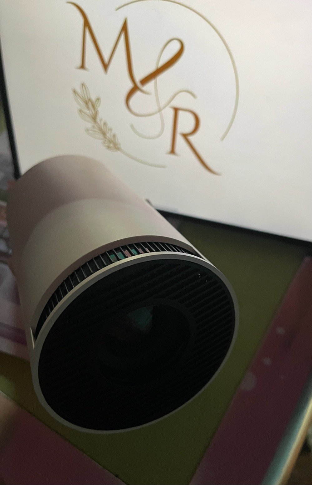 بلوجيكتر سينمائي  مع رمونت و  سلك شحن ماتة موجود في  mr_marker في انستكرام للطلب  مراسلة واتساب وكذالك لدينا خدمة توصيل 🚚  لكافة فروع بغداد .