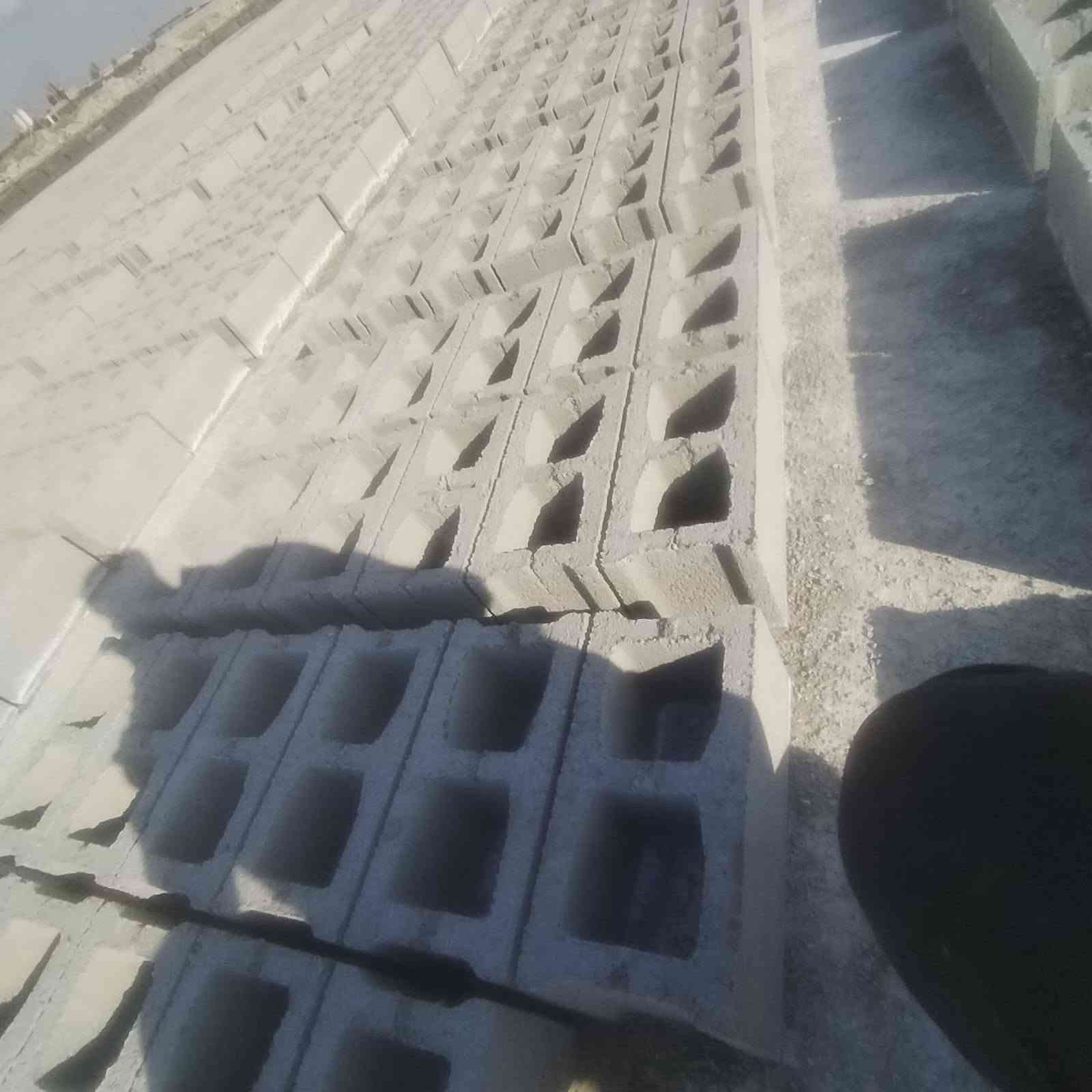 ٠يوجد بلوك (قلاب)درجة اولى طريق الباوية سعر(1000) بلوكة  ب450 الف مطروح بالمعمل توصيل كافة مناطق  ديالى  وبأسعار مناسبة  للتواصل عل الرقم أو الوتساب ***********
***********

