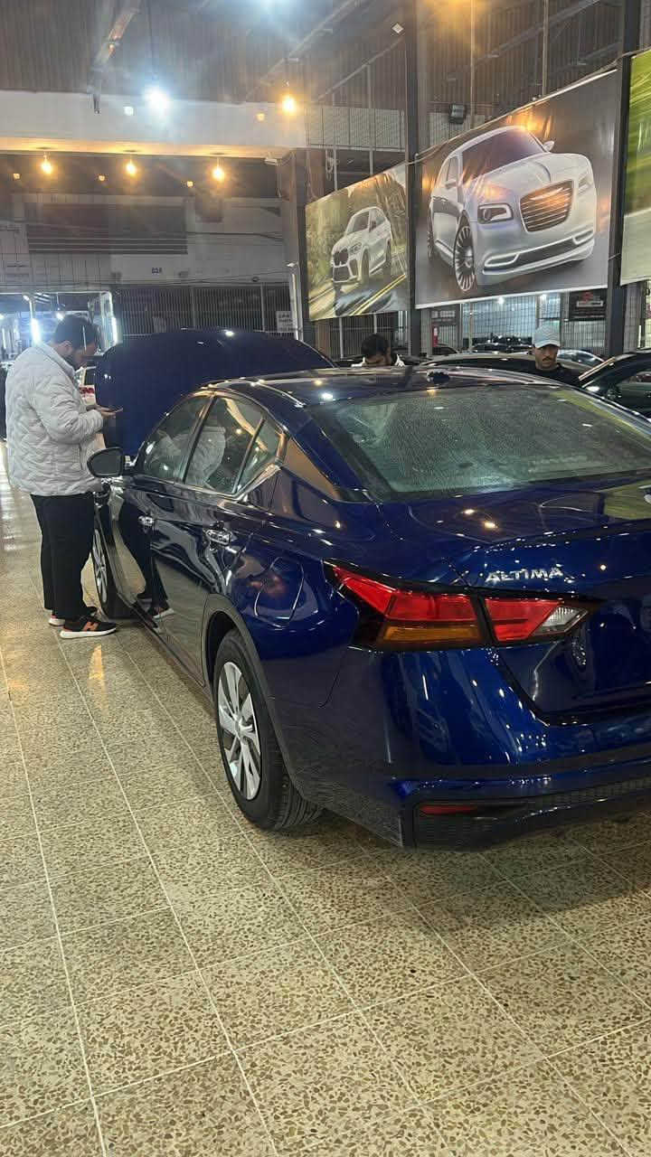 نيسان التما 2019  مواصفات s ماشي 85 ميل 
حادثه بابين تبديل وصفحه كلير سياره خير مالله مكينه كير بشرط مكانه اربيل سعر 118$
‏***********
