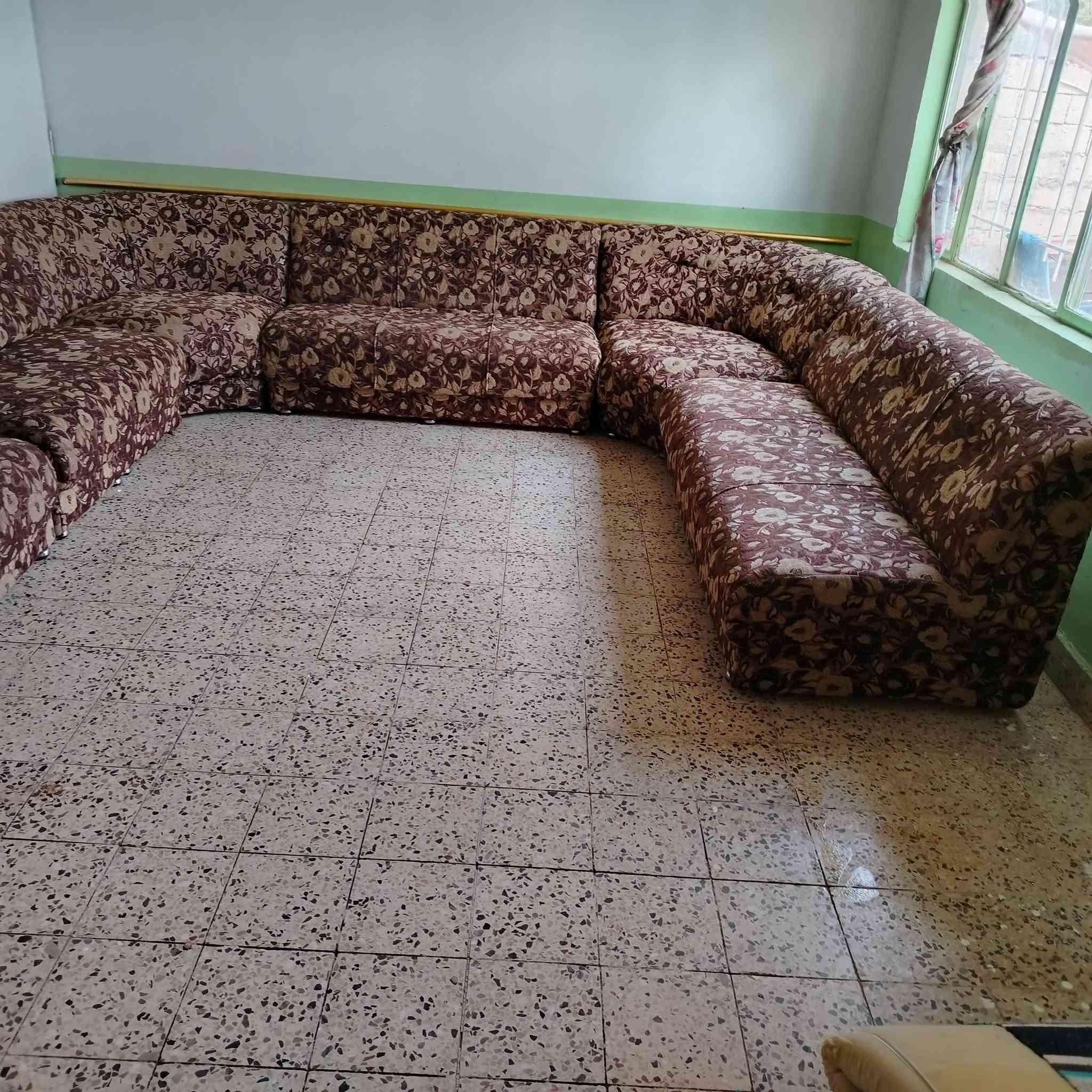 السلام عليكم
للبيع تخم خشب أصلي دوشمه أجود أنواع القماش فول نضافه شوف العين السعر ٢٥٠ ألف فقط بلاش بالنسبه لهيج تخم الشراي يتواصل *********** يوجد توصيل داخل حديثه
