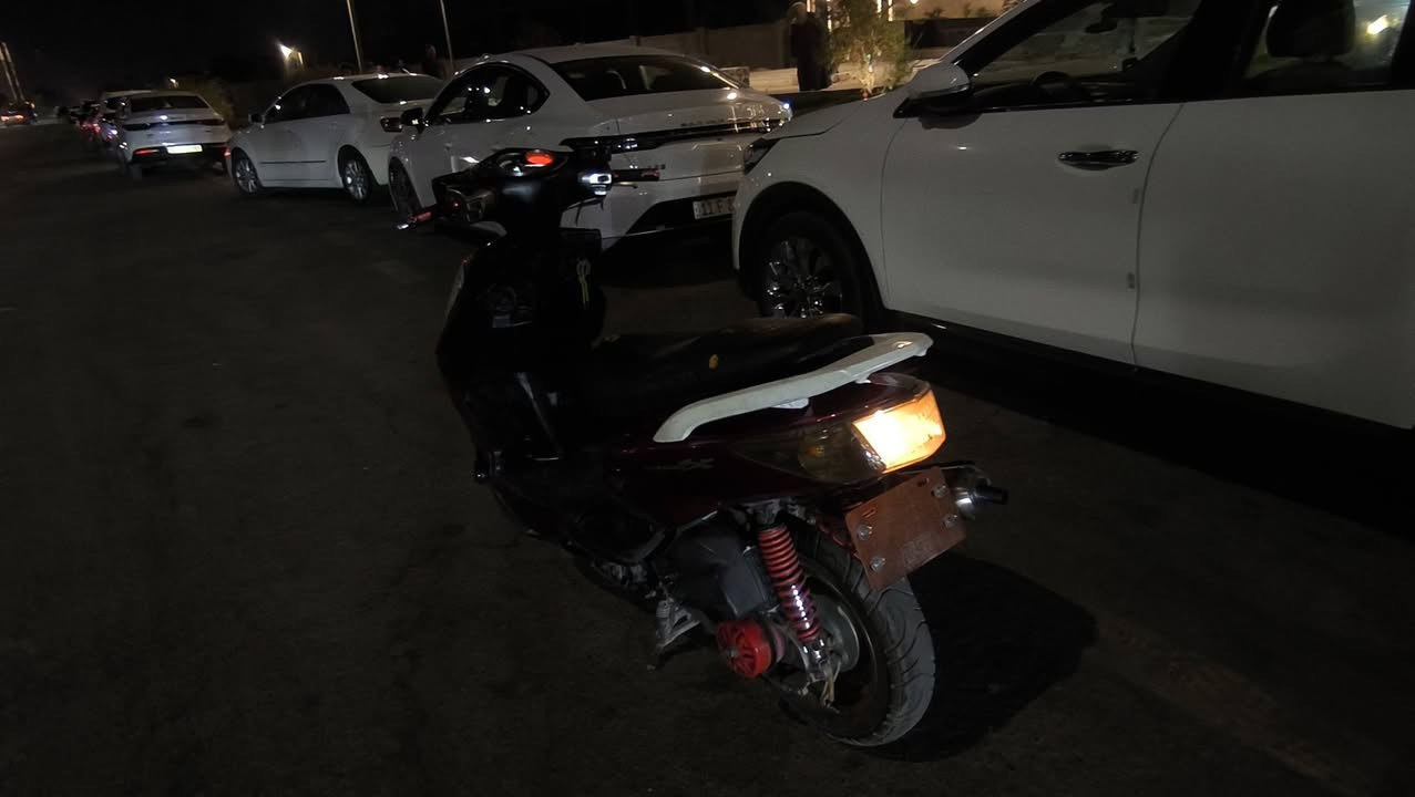 سلام عليكم دراجه سكنس فحل كابريتر دراجه كفرات جديده  كهربائيات كلها شغاله كلاجات رياضي  شلعه ومعدل الدراجه ماشيه 52ألف  صالنصه بوري عدل  السعر 950وبيها مجال  مكاني بغداد ***********
