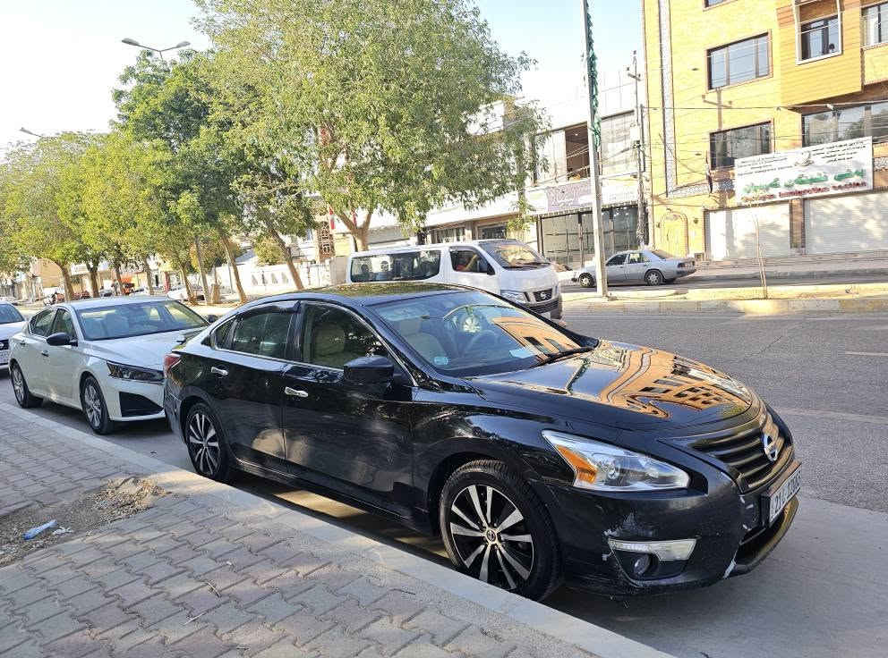 ئاڵتیما ۲۰۱۳ خلیجی ڕەش
کێشەی گێڕ و مەکینەی نییە 
ناوزەرد 
کوشن جلد 
حاسە 
کامێرا
سەماعەی گۆڕاوە بۆ سەماعەی بۆزز
پێش و پاش کەپس بێ حادێسە بێ بۆیاغ 
سەقفەکەی پەڵەیە گەڕی هەیە زۆری نیە لای جامی دواوەیە 
***********
شوێن کەلار كالار, السليمانية
