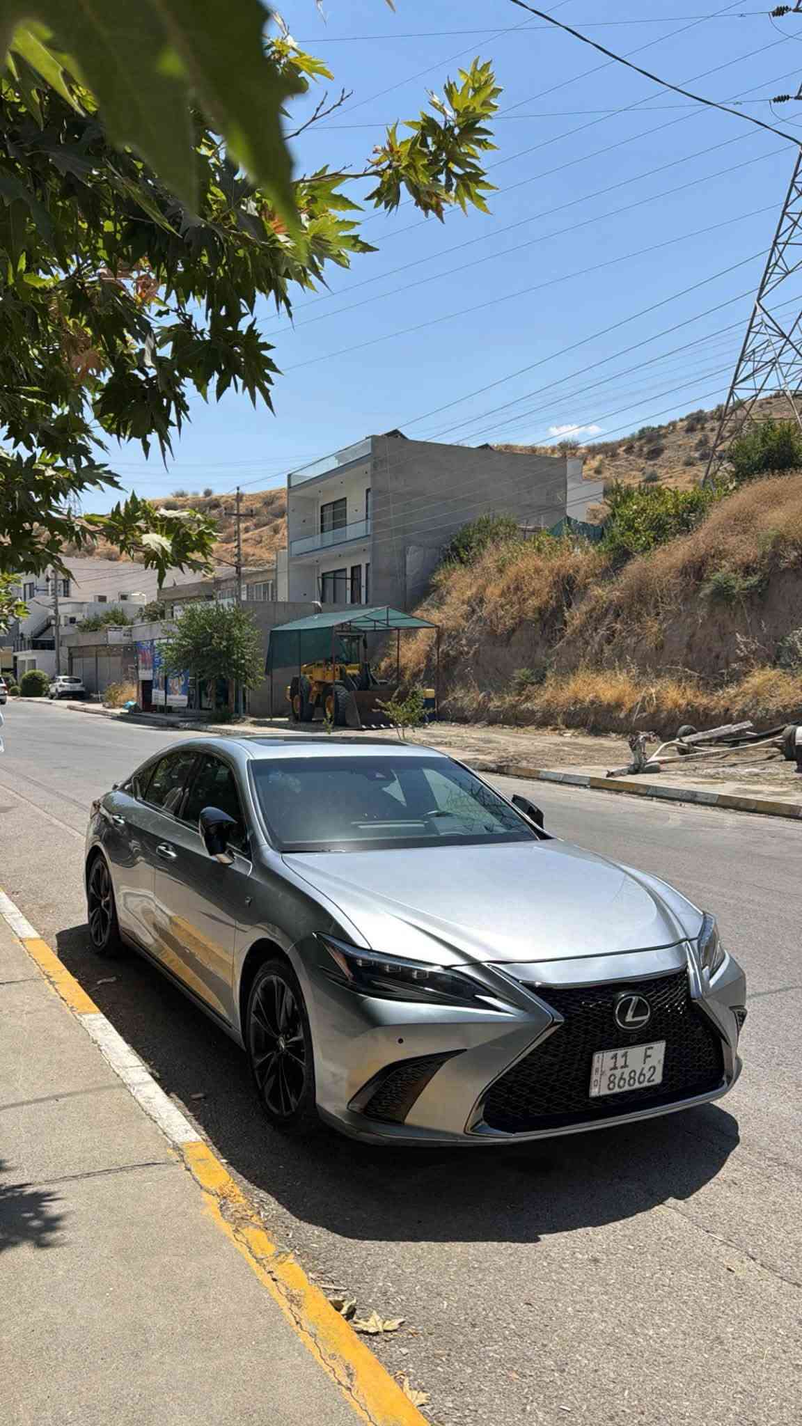 لكزز اف سبورت هاندلك هايبرد
Es300h 2024
 Fsport handling(الفئه الرياضيه)
***********
موديل 2024
السياره اعلى مواصفات اللكزز 
الضرر جاملغ خلفي مصلح ومصبوغ وبابين مبدلات جهة السايق 
الايرباك ما طاك 
العداد 26 الف ميل فقط
رقم بغداد بأسمي
المواصفات
1.كامرات محيطيه عدد 5 
2.فتحه سلايد روف
3.برده كهرباء
4.داتا شو تعرض بالجامه الاماميه
5.صندوق كهرباء مع فتح الصندوك بالقدم
6.لايت زنون لد عدسات عدد3 
7.لايت داينمك يفتر مع المقود 
8.نظام صوت مارك ليفنسون خاص باللكزز الفول
9.كشنات جلد احمل بلادي مع ختم fsport بمسند الرأس
10.مراي جانبيه شفط مع هيترات
11.ويل كب حجم 19
12.حساسات امامي خلفي 
13.رادار امامي خلفي 
14.انظمه قياده عدد 5
15.كشنات كهرباء مع تبريد وتدفئه
16.المقود هيتر مع تبريد
17.مقود كهرباء
18.هاند بريك بصمه
19.اوتو هولد
20.شاشه جبيره خاصه بهاي الفئه مع نظام ابل كار بلي واندرويد اوتو
21.شفتات بالمقود
22.خزن ميموري لكشن السائق
23.شحن موبايل وايرليس
24.خاصه الاوت دم للمرايه الوسطيه 
25.خاصيه تقديم وترجيع المقود مع كشن السائق عند تشغيل وانطفاء السياره
26.تشغيل عن بعد
27.فتح جميع الابواب بالبصمه 

مكان السياره بغداد
***********
