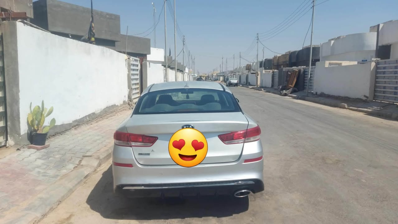 السلام عليك 

كيا اوبتيما رصاصي اللون

خليجي

محرك ٢٠٠٠

موديل ٢٠٢٠

السعر ١٢٥ وبيه مجال

الاتصال على الرقم ***********
