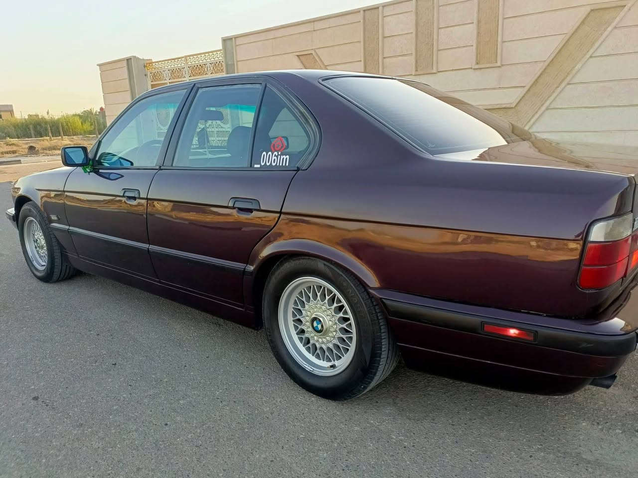 السلام عليكم  بي ام للبيع او مراوس حجم 525 موديل 1993 رقم اربيل سنويه 29 تحويل او وكاله بشرط ماكينه جير كفاله مكينه مسكر فانوس لا تبخير ولا تنقيص تخم تاير جديد كهربائيات شغاله تبريد شغال فقط صبغ جماليه سياره خير من الله وجاهزه من الدعاميه للدعاميه واحلى من الصور كل شيء شغال السعر 65  العنوان البصره الجمعيات ***********
