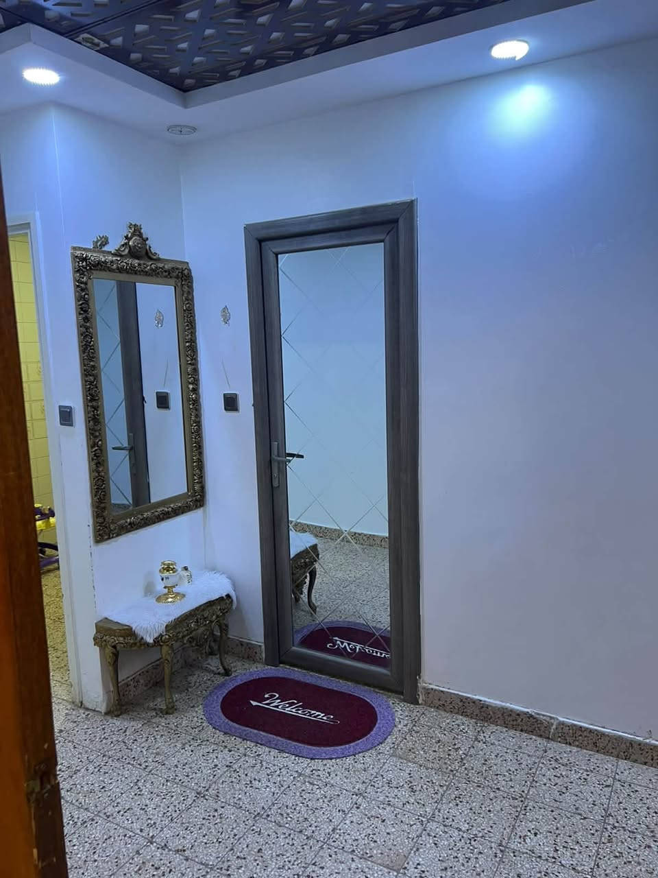 شقه للبيع
شقه منفيس حي الثالث طابق ارضي غرفتين 

محوره مع حديقه وكراج على ساحه

للتواصل ☎️ ***********

***********

مكتب الافق / مجمع الاخاء / شارع الاميرات
