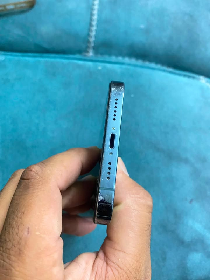 سلام عليكم ورحمة الله وبركاته 
📱آيفون 13 pro max جهاز ما مفتوح

🔋بطاريه 81 
📸 كأمره ل اصليه فديو و سينمائي و بورتريه كلهن شغالات 
📞***********
سعره 650 وبي مجال
