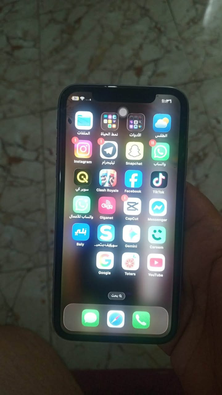 ايفون 11 العادي ذاكره 128 جهاز وتر مامفتوح فقط مثل ما موضح نقطه بشاشه صغيره ومامثره ع لمس ولاتمشي وضهر شويه مفطور مو كسر وسيم كارت متوقف سعر 150 وبي مجال بصيط مكاني بغداد لتواصل والاستفسار***********
