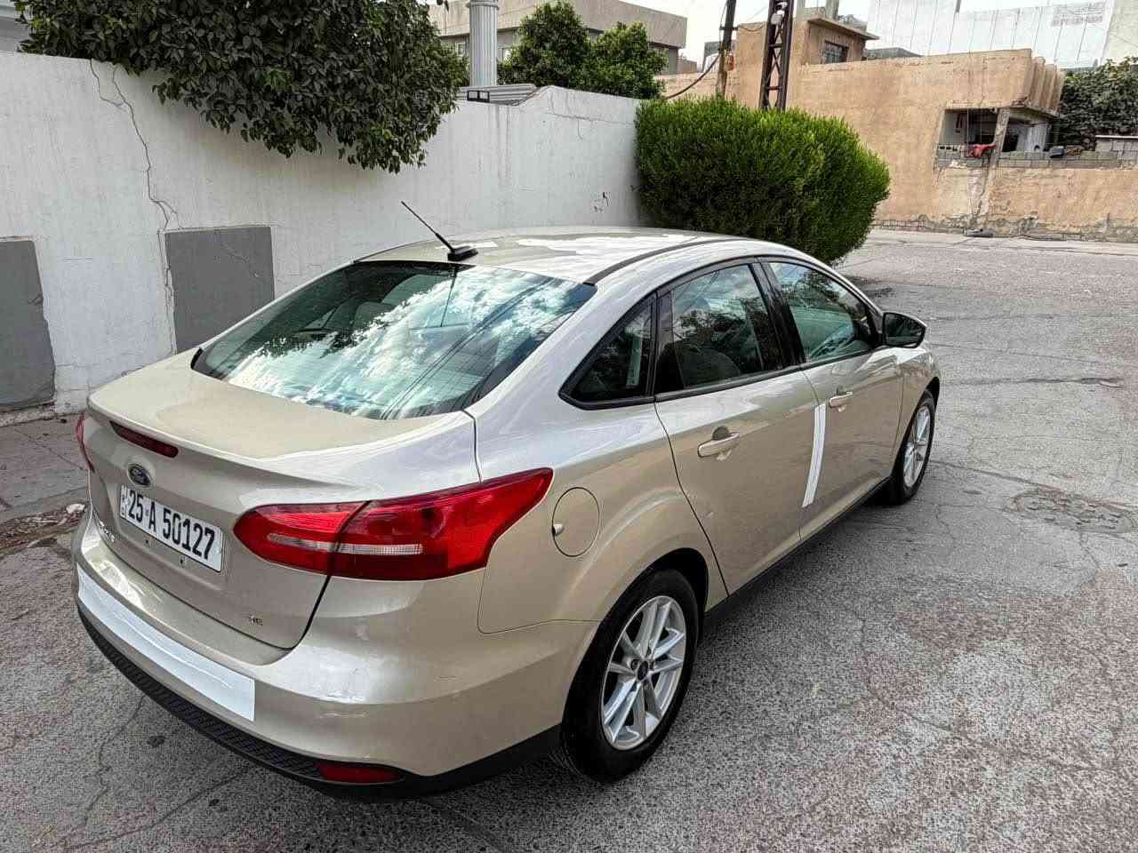فورد فوكس وأرد أمريكي موديل 2018 مواصفات SE محرك 20 بدون تيربو كير محرك مكفول لون ذهبي حادث السيارة قطع واحد بونيد فقط بدون دواخل بدون ايرباك مواصفات السيارة معروفة 
جامات كهربائ 
تحديد سرعة 
دبل شاشة
شاشة كاميرا 
ويل كروم 
داخل اصفر
تبريد ثلج
تايرات جديد 
صدر جديد 
باتري جديد
سنوية جديد كركوك مشروع وطني شرط تحويل
دفتر بانزين بيها مكان السيارة كركوك
سعر البيع (75$) بي مجال لطيبين
***********
*********** كركوك, العراق

