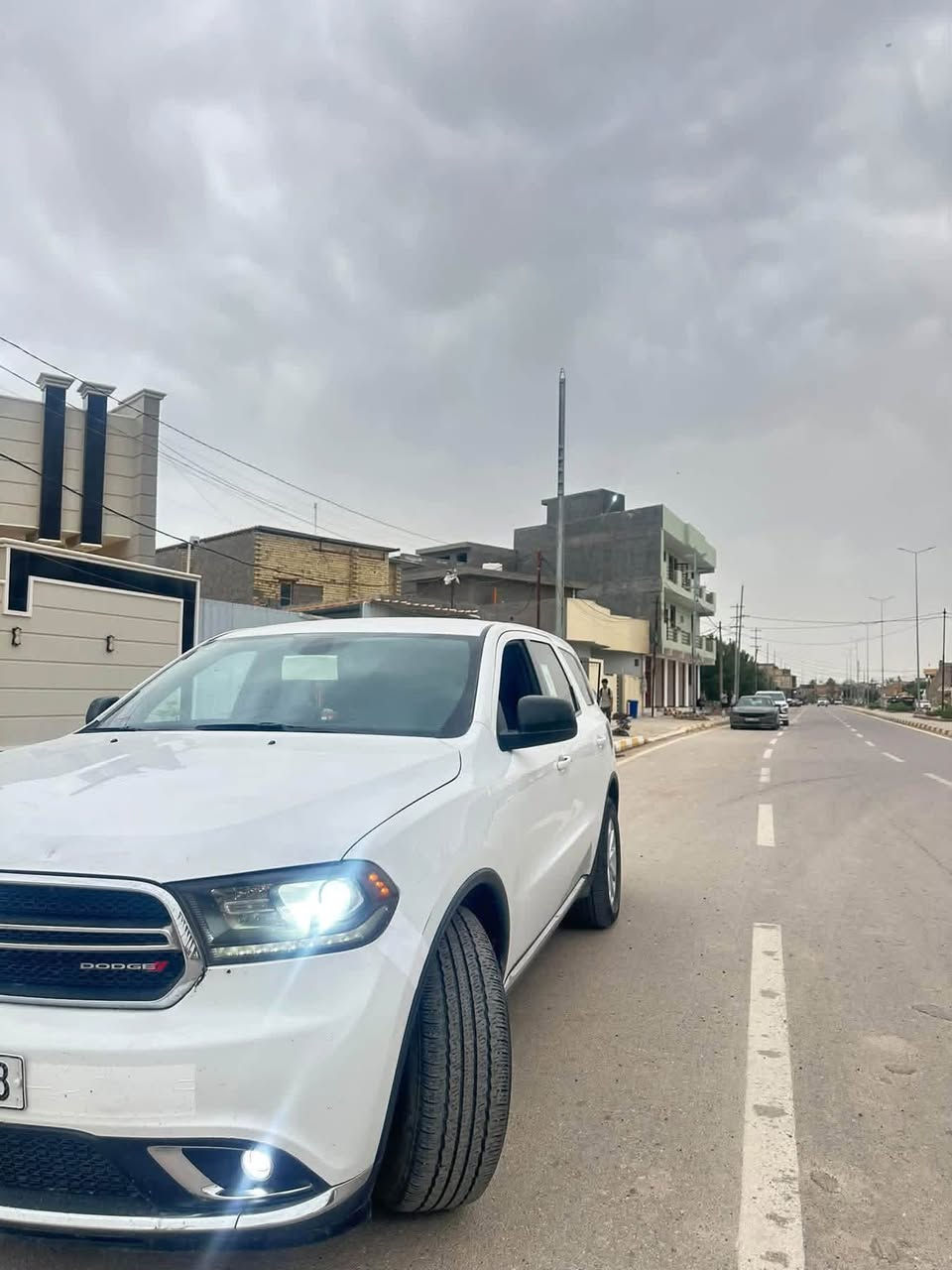 � للبيع دودج دورانگو SXT 2015

الموديل: 2015
رقم بغداد 
الفئة: SXT
المحرك: 3.6 V6
اللون: أبيض
العداد: تقريباً 192 الف 
صبغ: 4 قطع
محرك جديد 
مرواح دبل عاصفه حماوة ربع متصعد اكثر  

المواصفات:

* 6 سلندر 3.6 لتر
* تشغيل بصمة
* دخول ذكي
* مثبت سرعة
* تحكم بالمقود
* شاشة وسطية
* كاميرا خلفية
* حساسات خلفية
* تكييف أمامي وخلفي
* تحكم كهربائي بالمقاعد
* نوافذ ومرايات كهرباء
* جنوط أصلية
* 7 ركاب
* مساحة واسعة للعائلة والسفر
* نظام ABS وثبات إلكتروني

السيارة استخدام شخصي .
مراوس حسب القناعة 

📍 الموقع: الصويرة – واسط

***********
